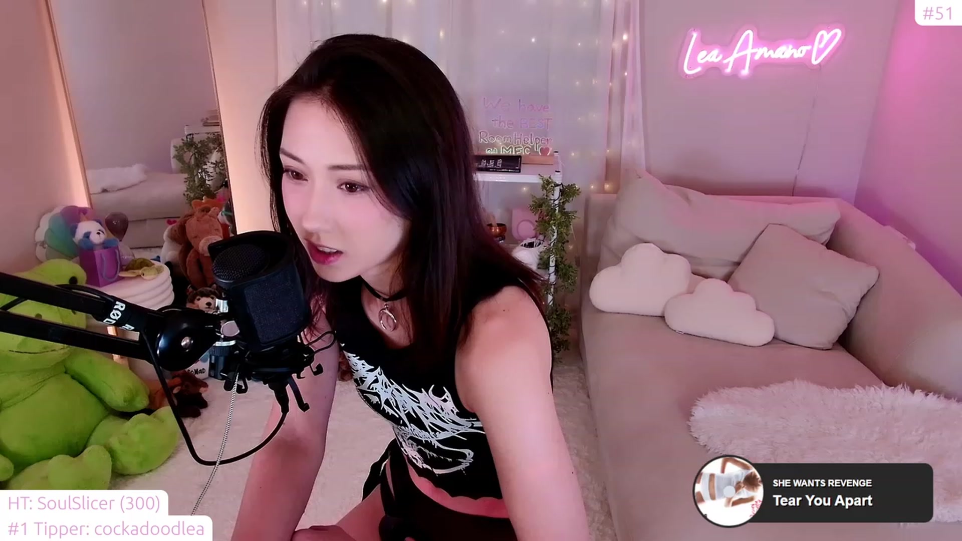 Gallery image thumbnail from lea_amano's myfreecams stream on, 11/22/2023, 06:14 image 4 of 20