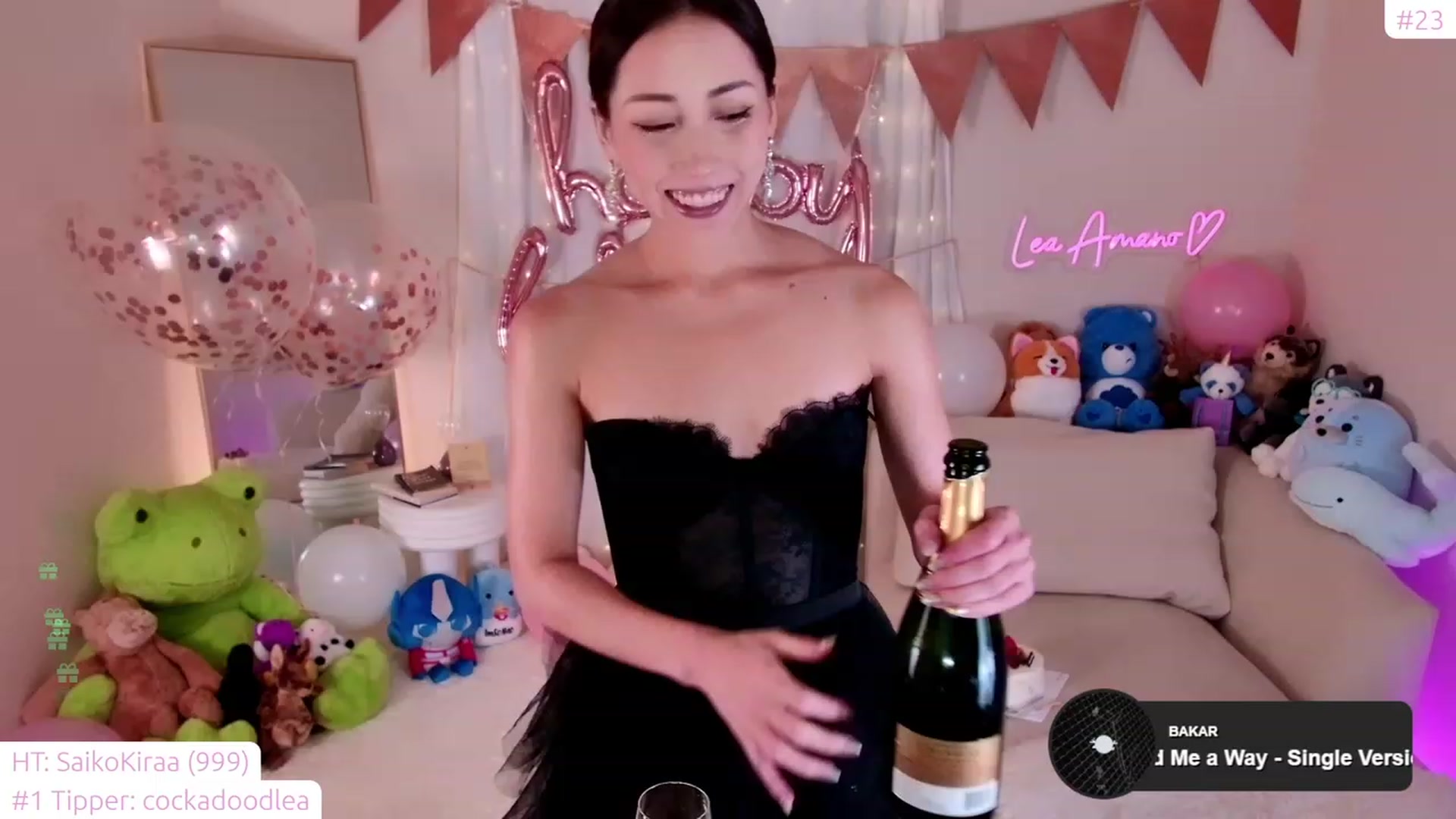 Gallery image thumbnail from lea_amano's myfreecams stream on, 12/10/2023, 04:27 image 5 of 20