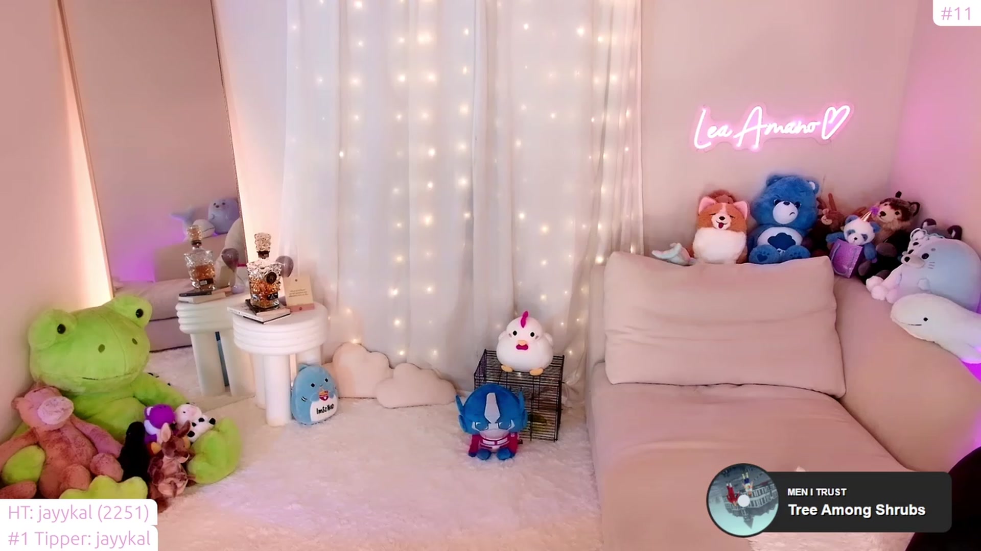 Gallery image thumbnail from lea_amano's myfreecams stream on, 12/15/2023, 06:03 image 16 of 20