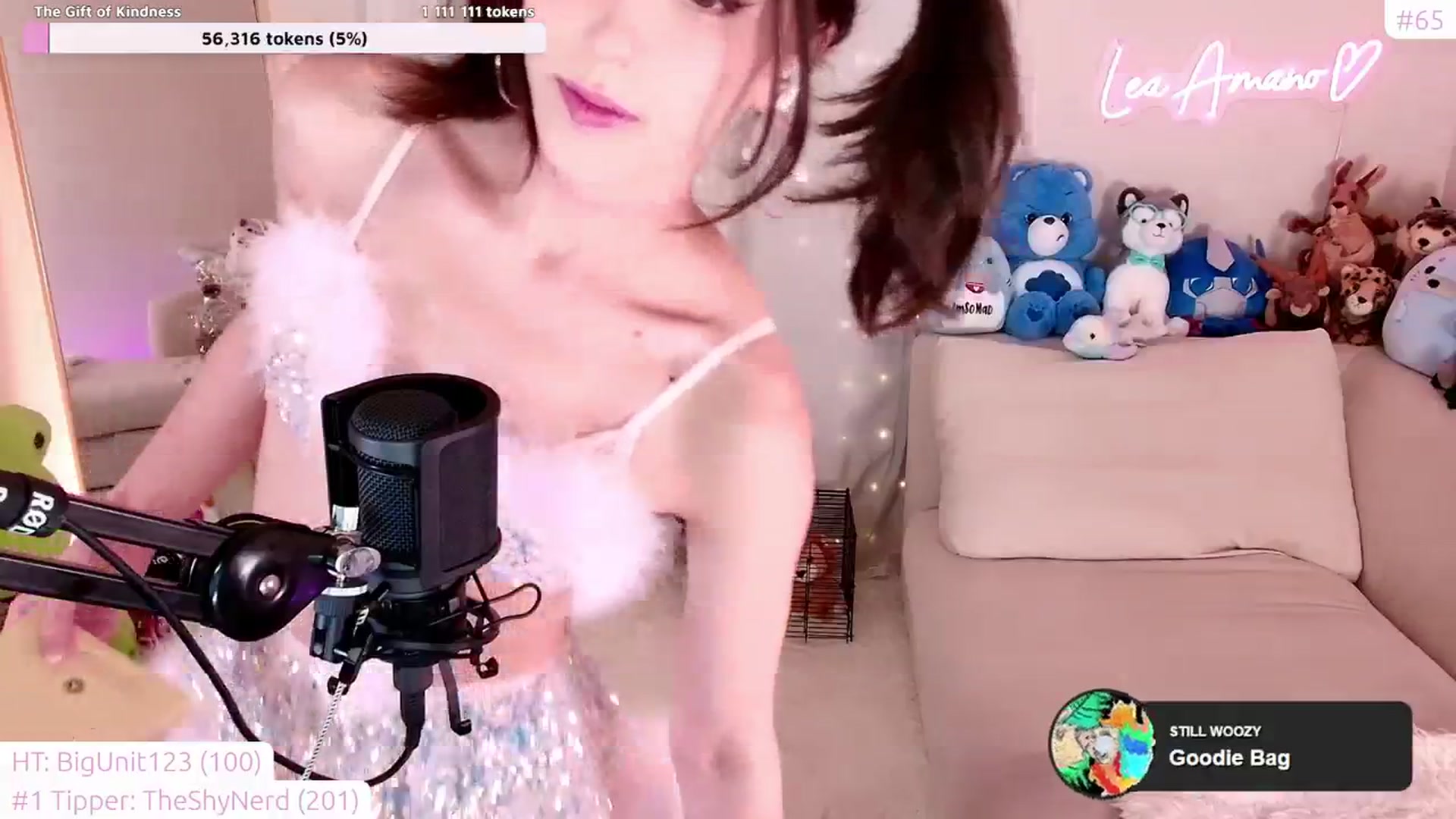 Gallery image thumbnail from lea_amano's myfreecams stream on, 01/31/2024, 06:07 image 12 of 20