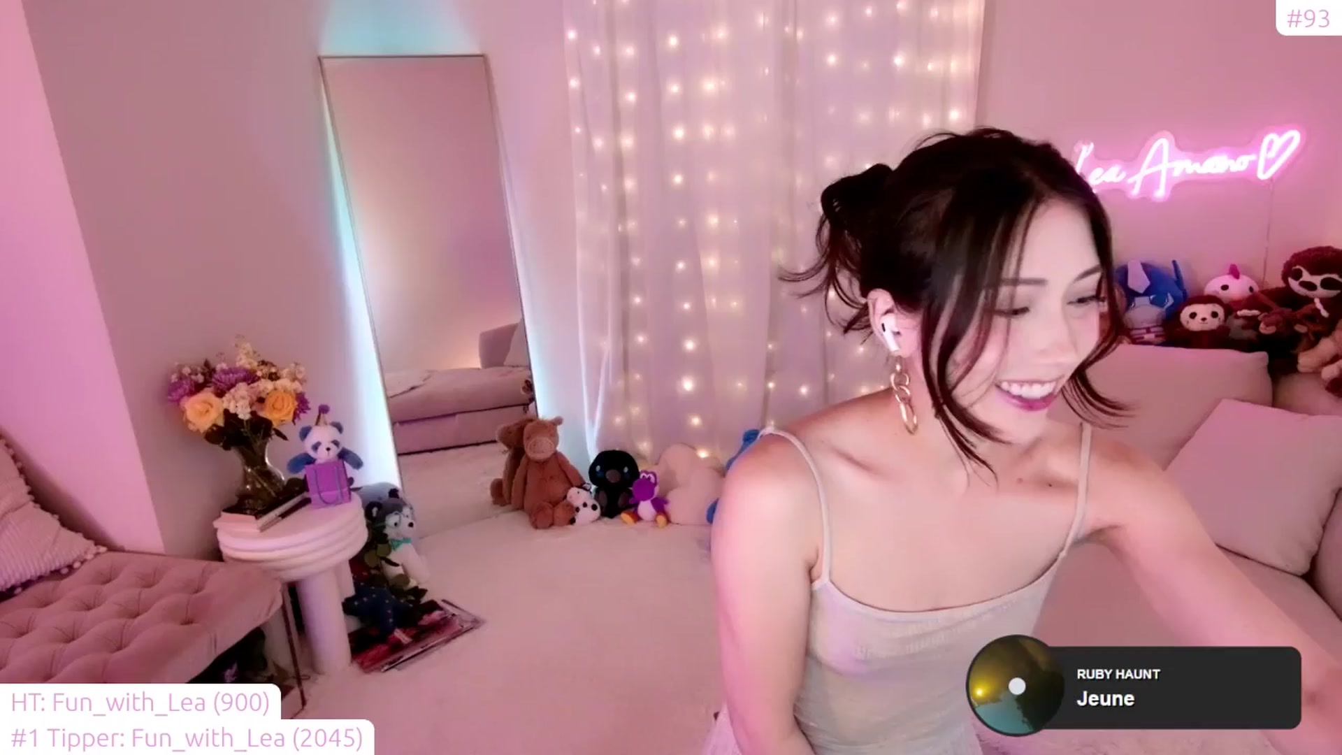 Gallery image thumbnail from lea_amano's myfreecams stream on, 04/07/2024, 08:10 image 6 of 20