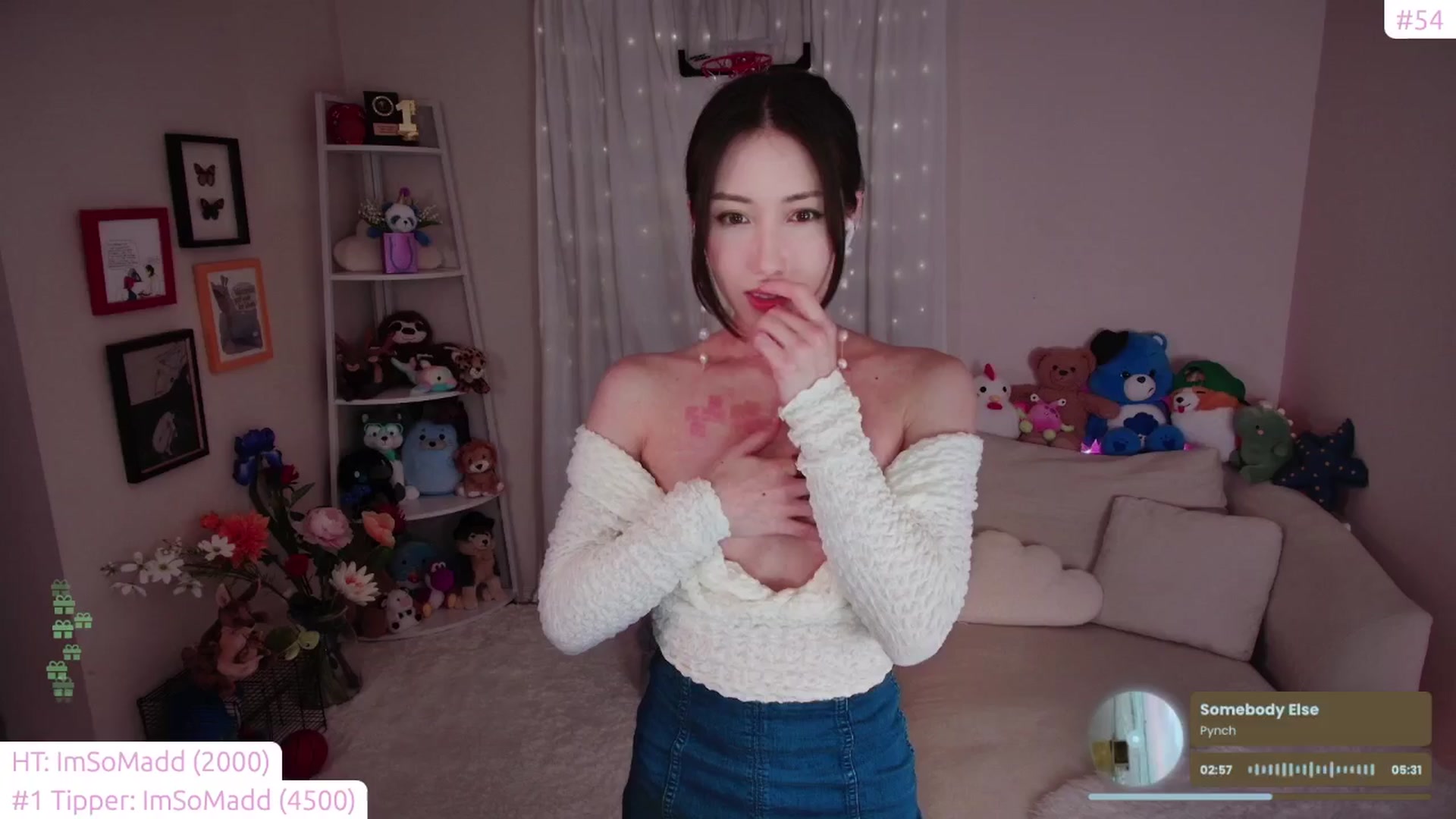 Gallery image thumbnail from lea_amano's myfreecams stream on, 09/07/2024, 04:28 image 5 of 20