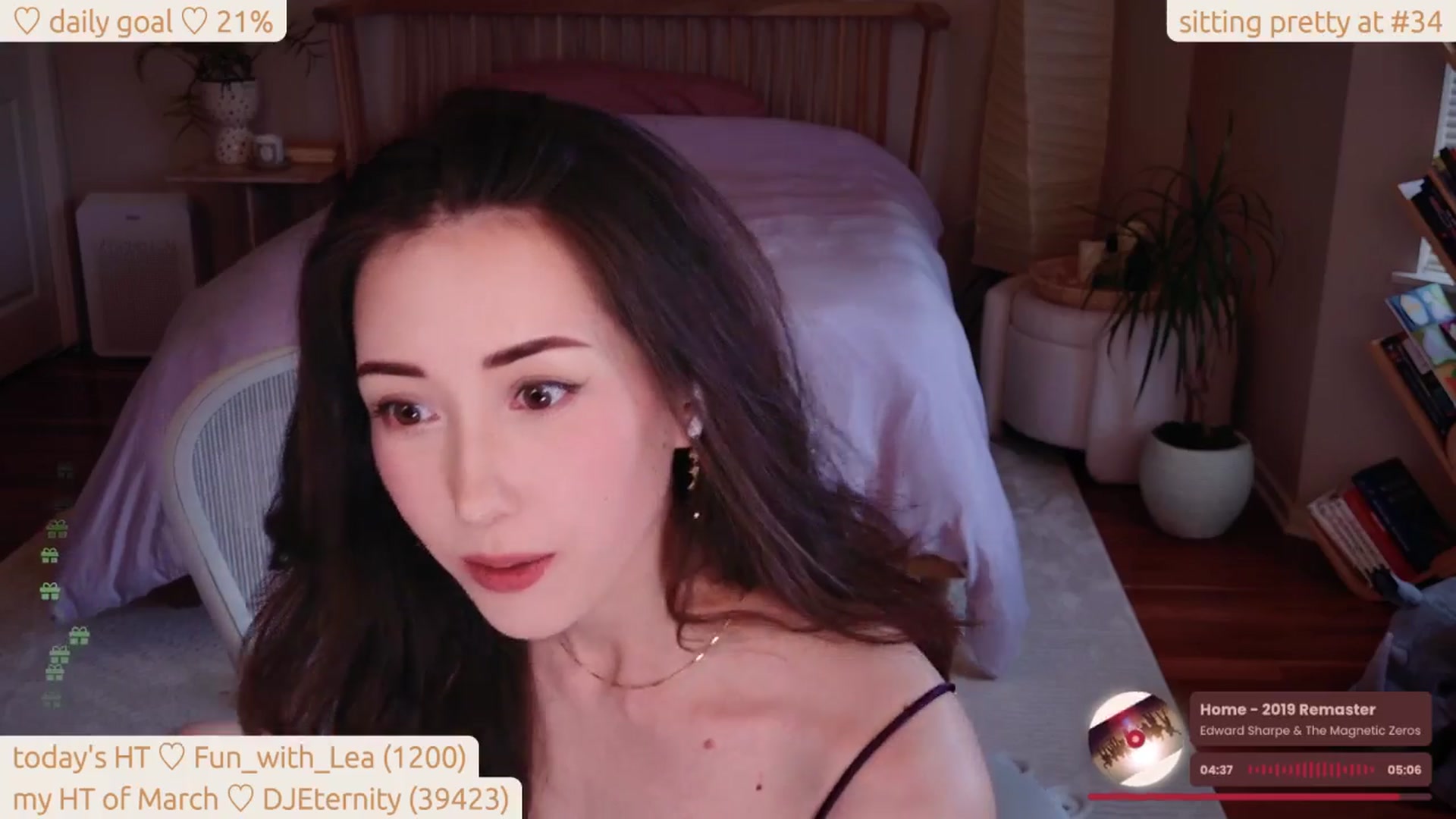 Gallery image thumbnail from lea_amano's myfreecams stream on, 03/20/2025, 01:36 image 8 of 20