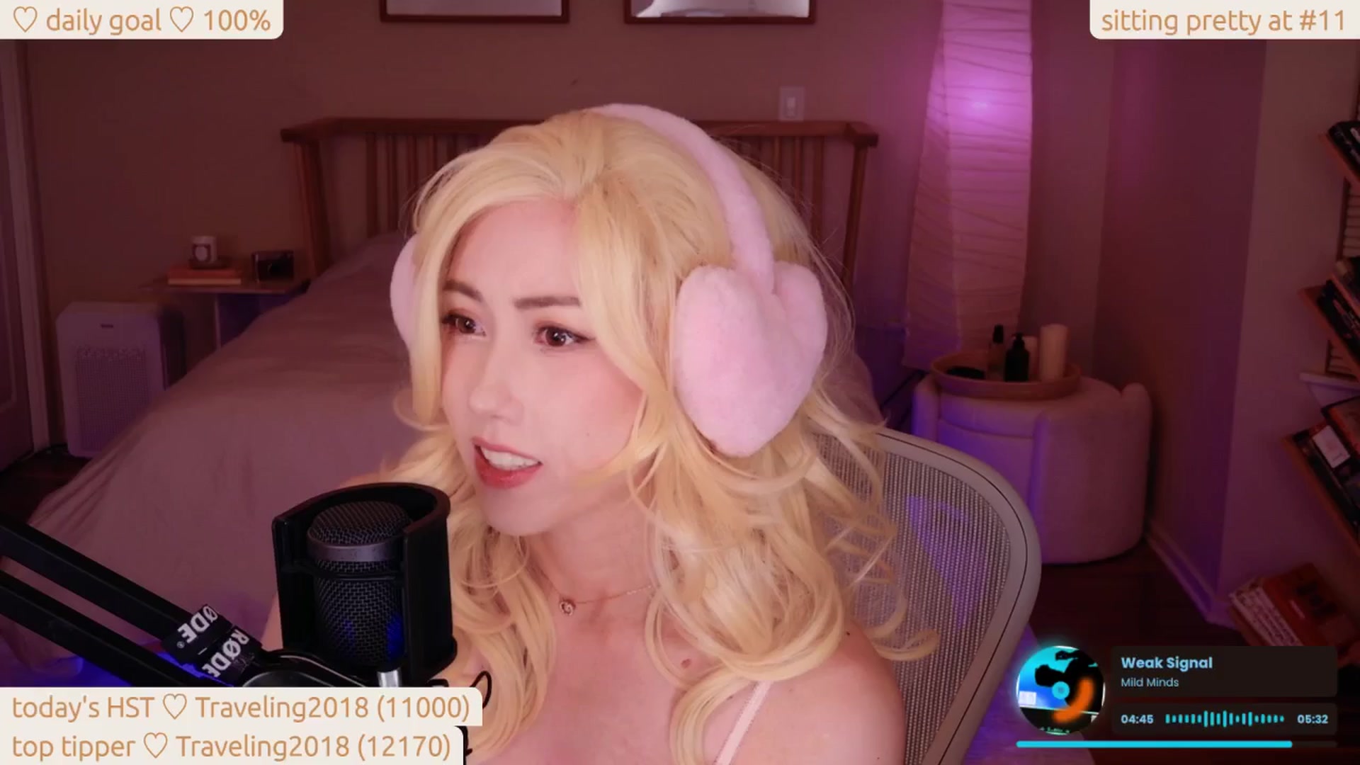 Gallery image thumbnail from lea_amano's myfreecams stream on, 04/20/2025, 07:43 image 8 of 20