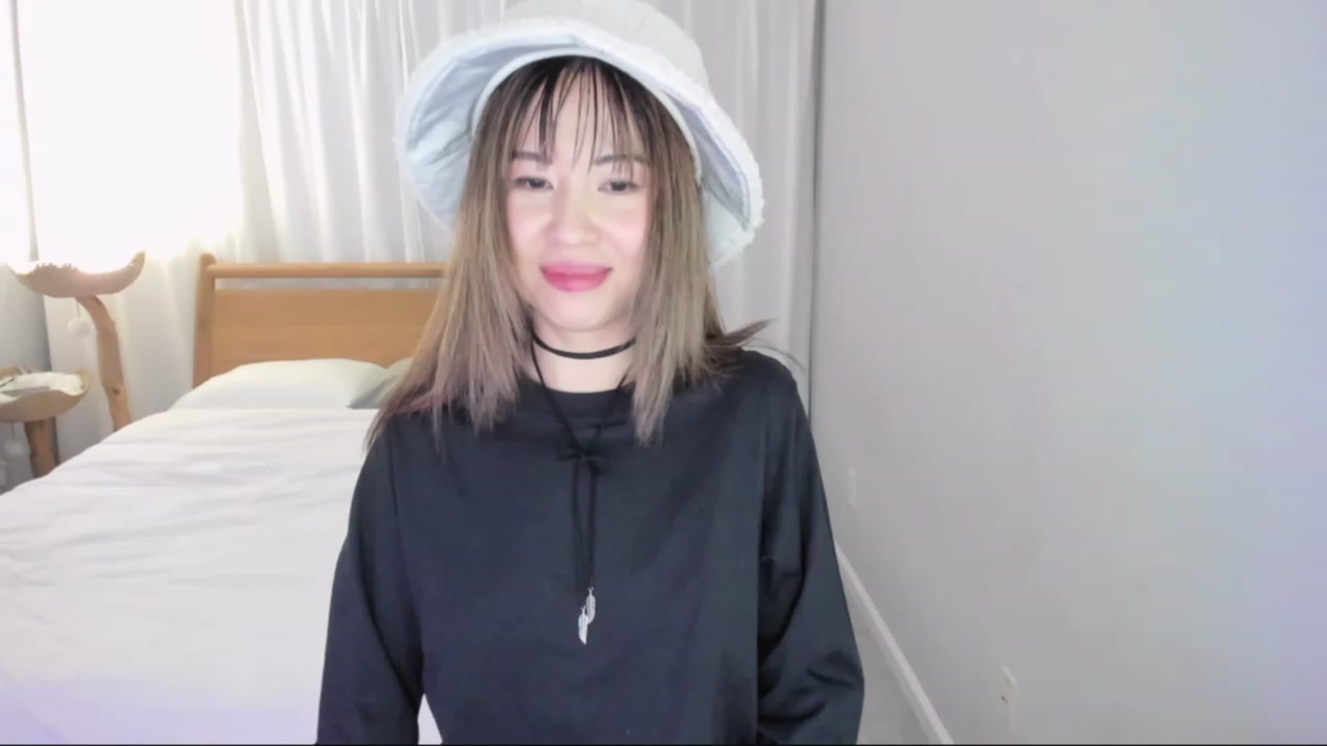 Gallery image thumbnail from lemon_'s myfreecams stream on, 01/04/2024, 02:43 image 17 of 20