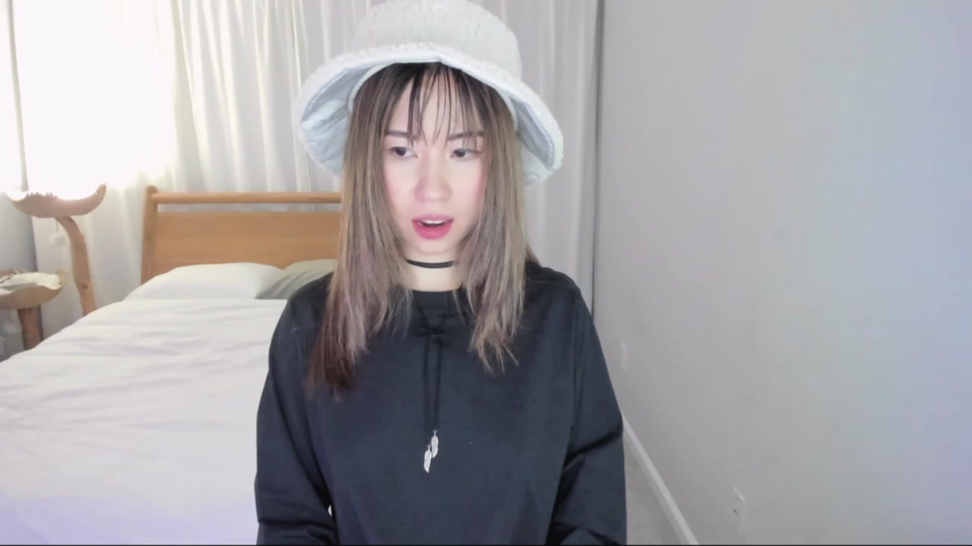 Gallery image thumbnail from lemon_'s myfreecams stream on, 01/04/2024, 02:43 image 3 of 20