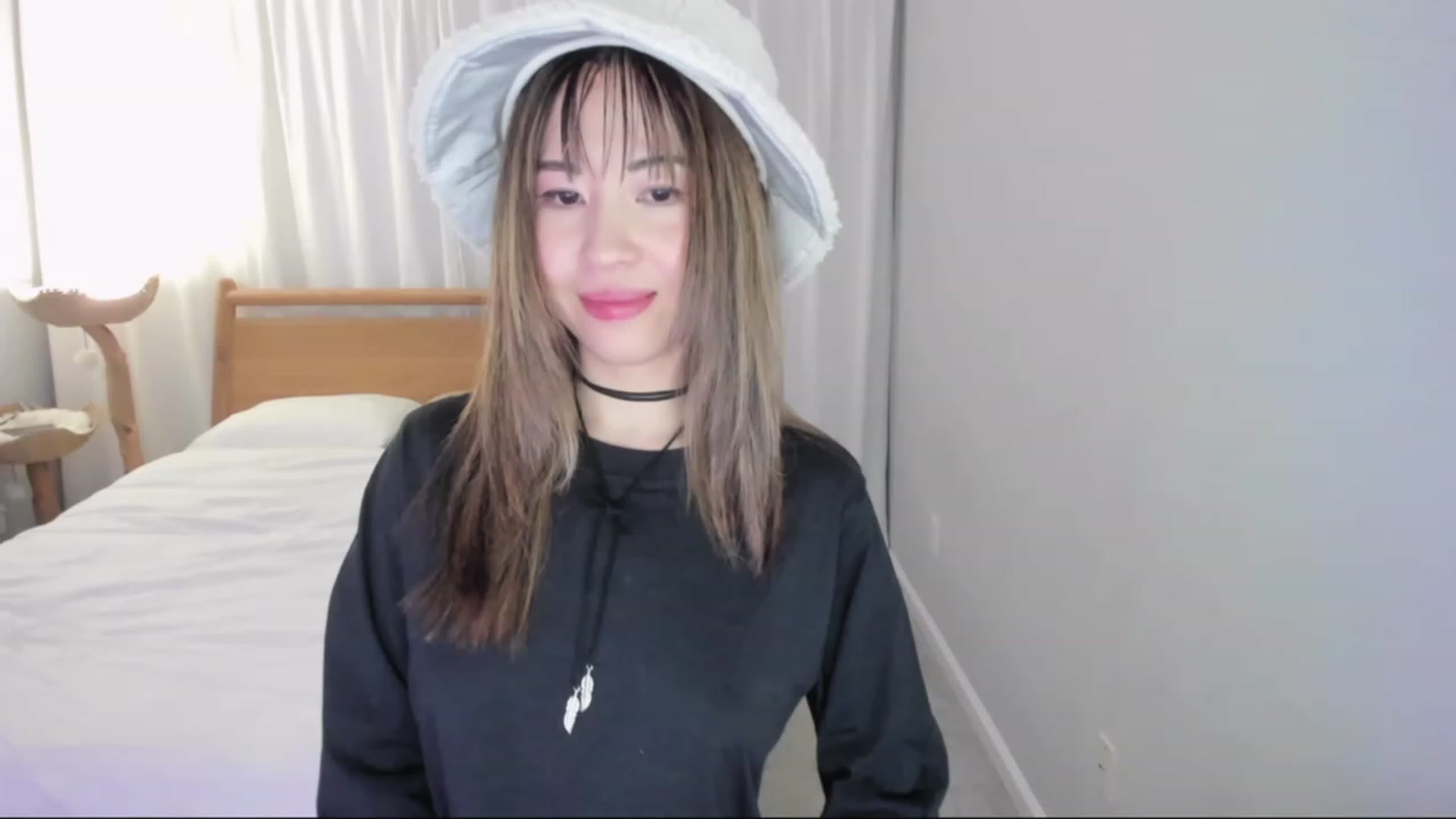 Gallery image thumbnail from lemon_'s myfreecams stream on, 01/04/2024, 02:43 image 9 of 20