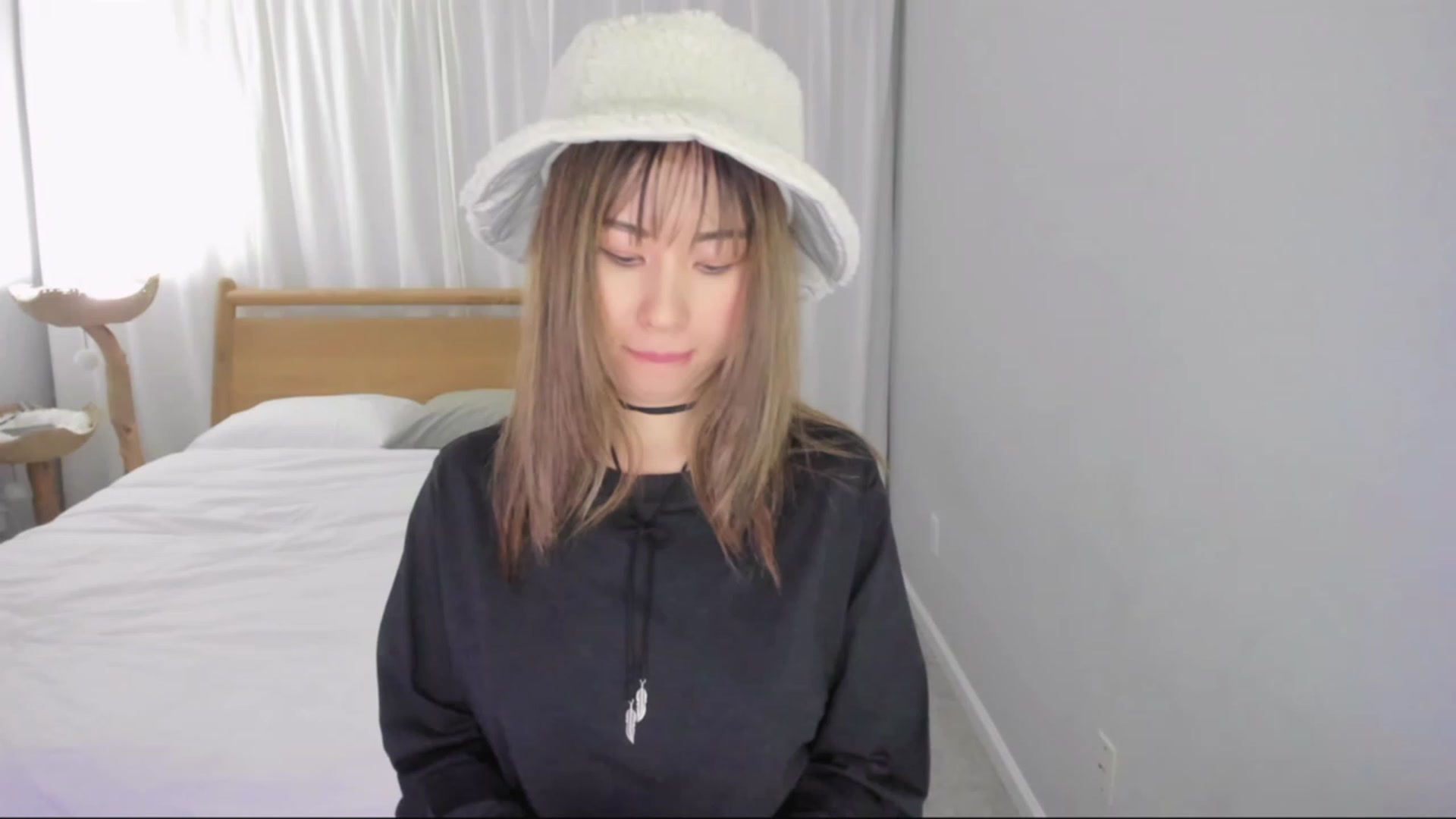 Gallery image thumbnail from lemon_'s myfreecams stream on, 01/04/2024, 04:51 image 3 of 20