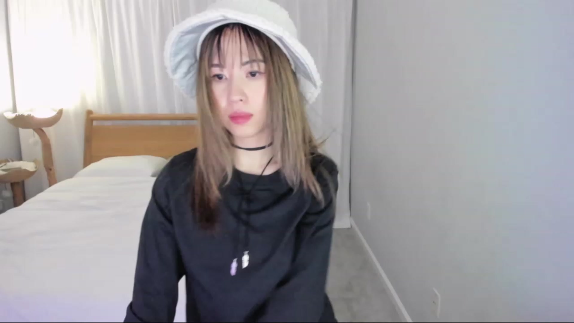 Gallery image thumbnail from lemon_'s myfreecams stream on, 01/04/2024, 04:51 image 4 of 20