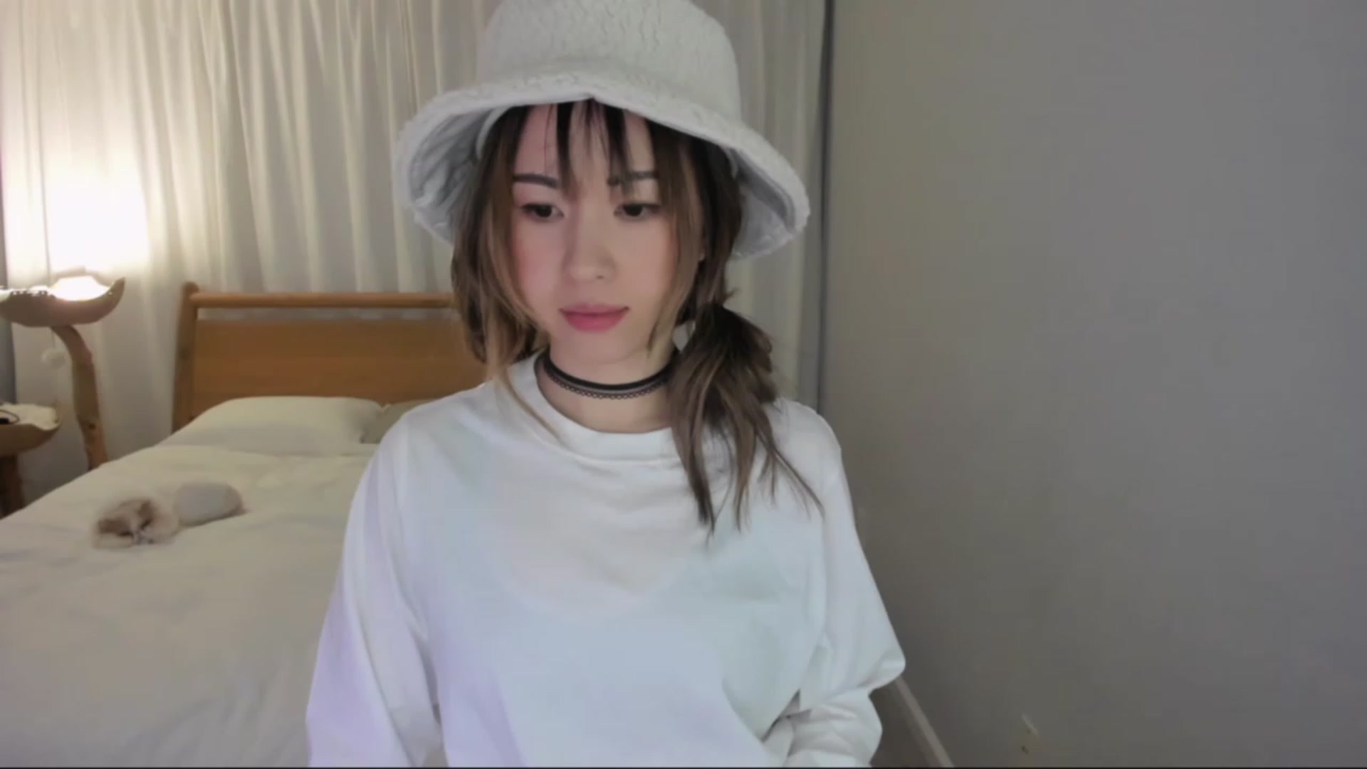 Gallery image thumbnail from lemon_'s myfreecams stream on, 01/06/2024, 05:17 image 11 of 20