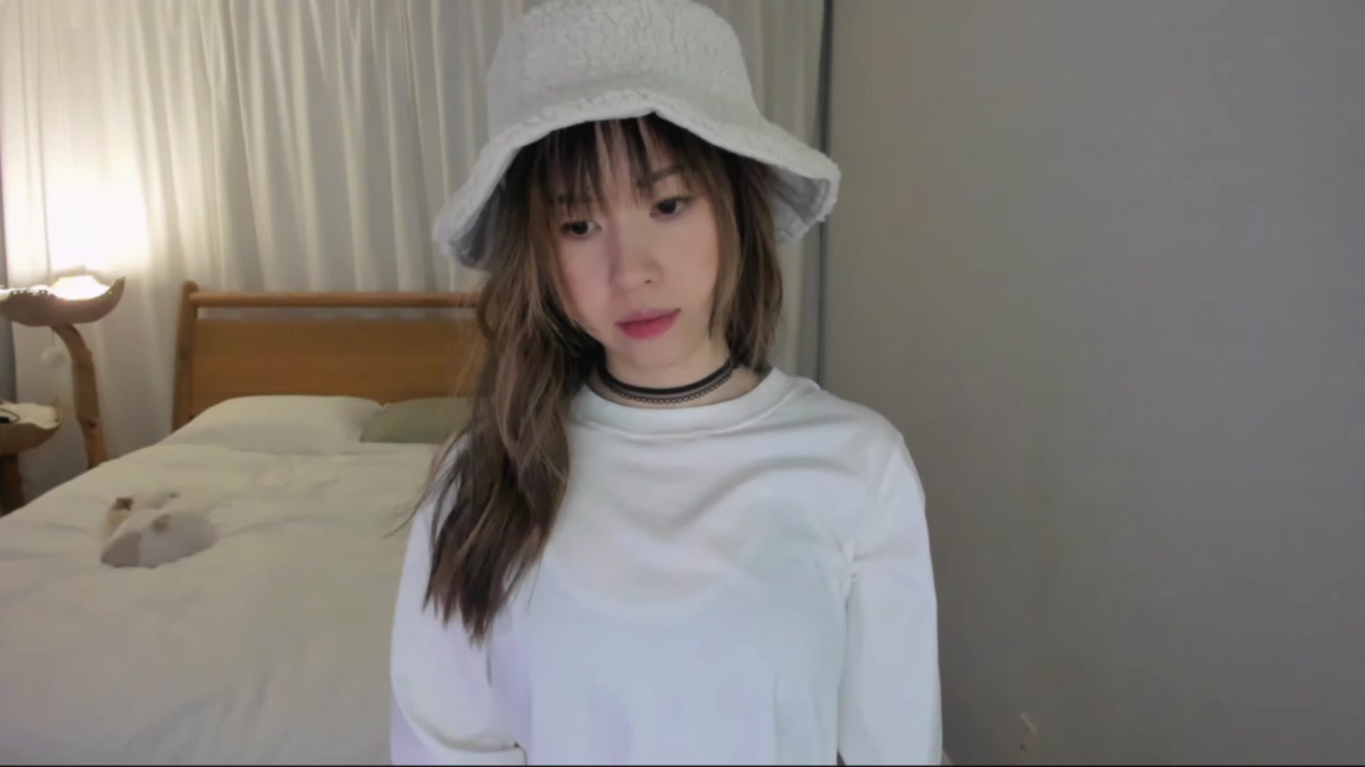 Gallery image thumbnail from lemon_'s myfreecams stream on, 01/06/2024, 05:17 image 19 of 20