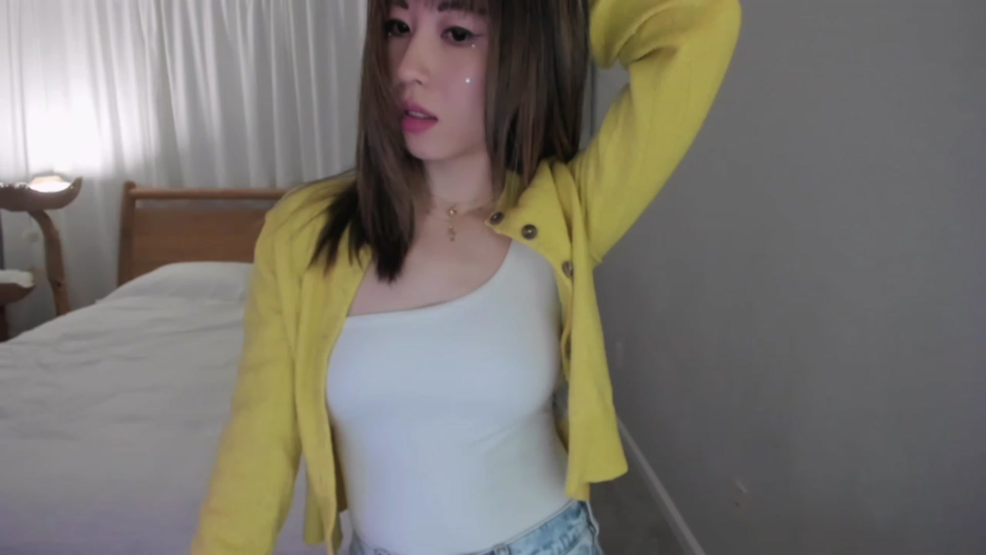 Gallery image thumbnail from lemon_'s myfreecams stream on, 01/07/2024, 24:06 image 18 of 20
