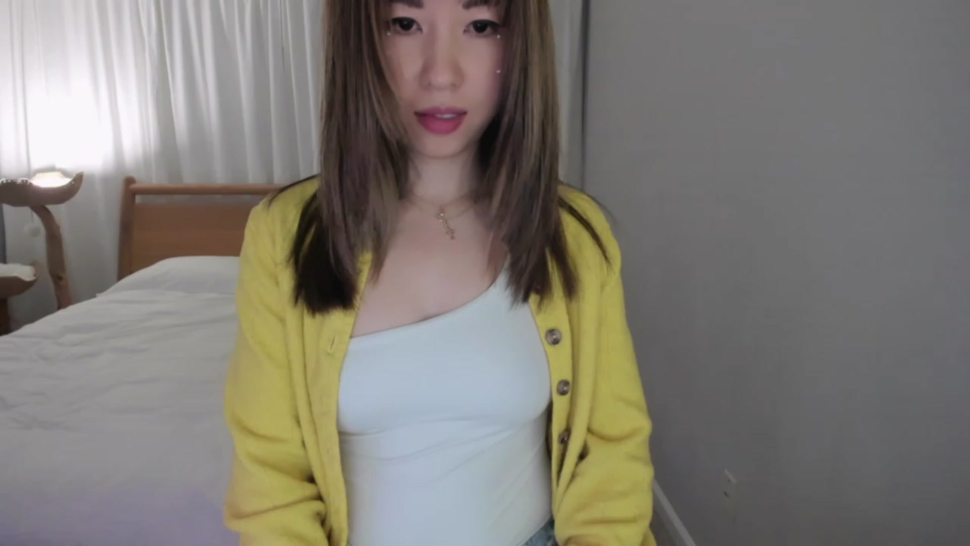 Gallery image thumbnail from lemon_'s myfreecams stream on, 01/07/2024, 24:06 image 17 of 20