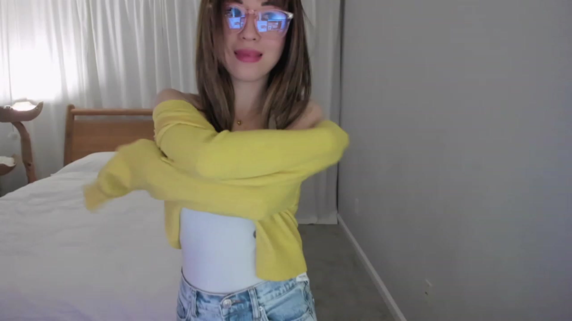 Gallery image thumbnail from lemon_'s myfreecams stream on, 01/07/2024, 04:30 image 5 of 20