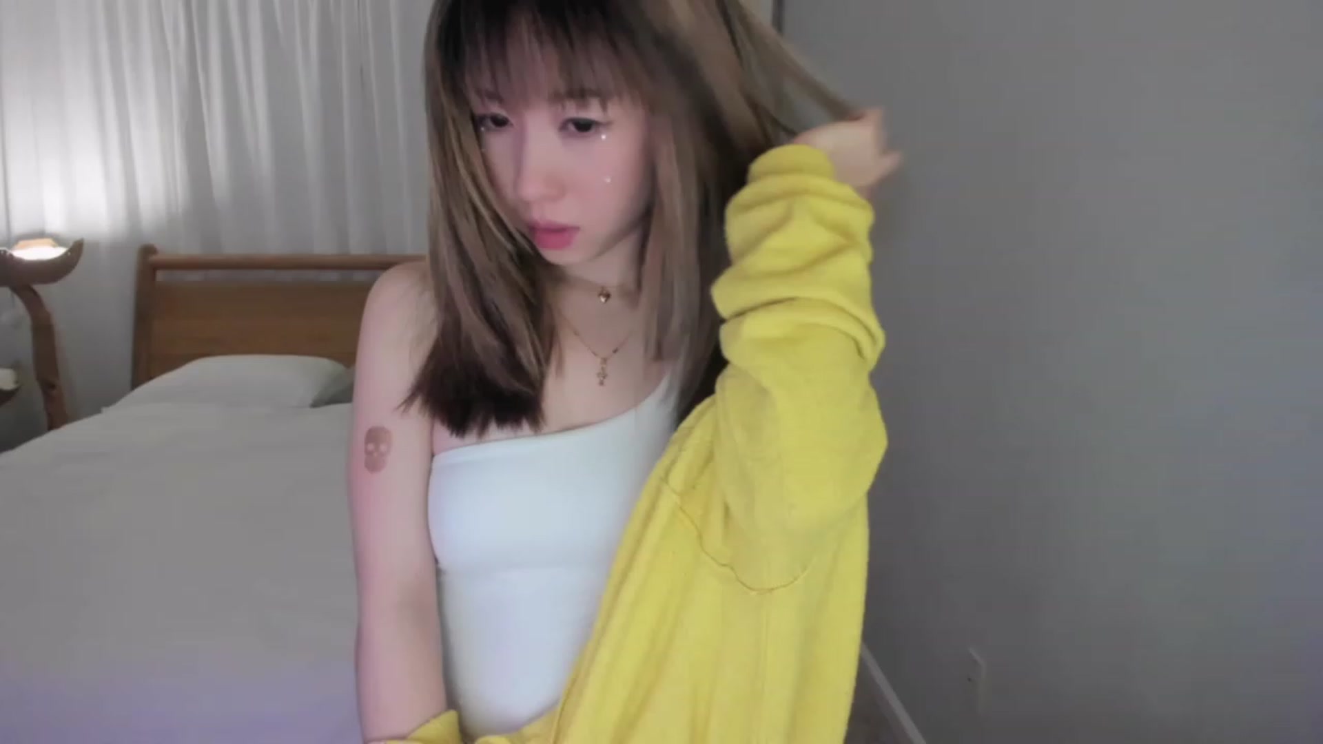Gallery image thumbnail from lemon_'s myfreecams stream on, 01/07/2024, 04:30 image 20 of 20