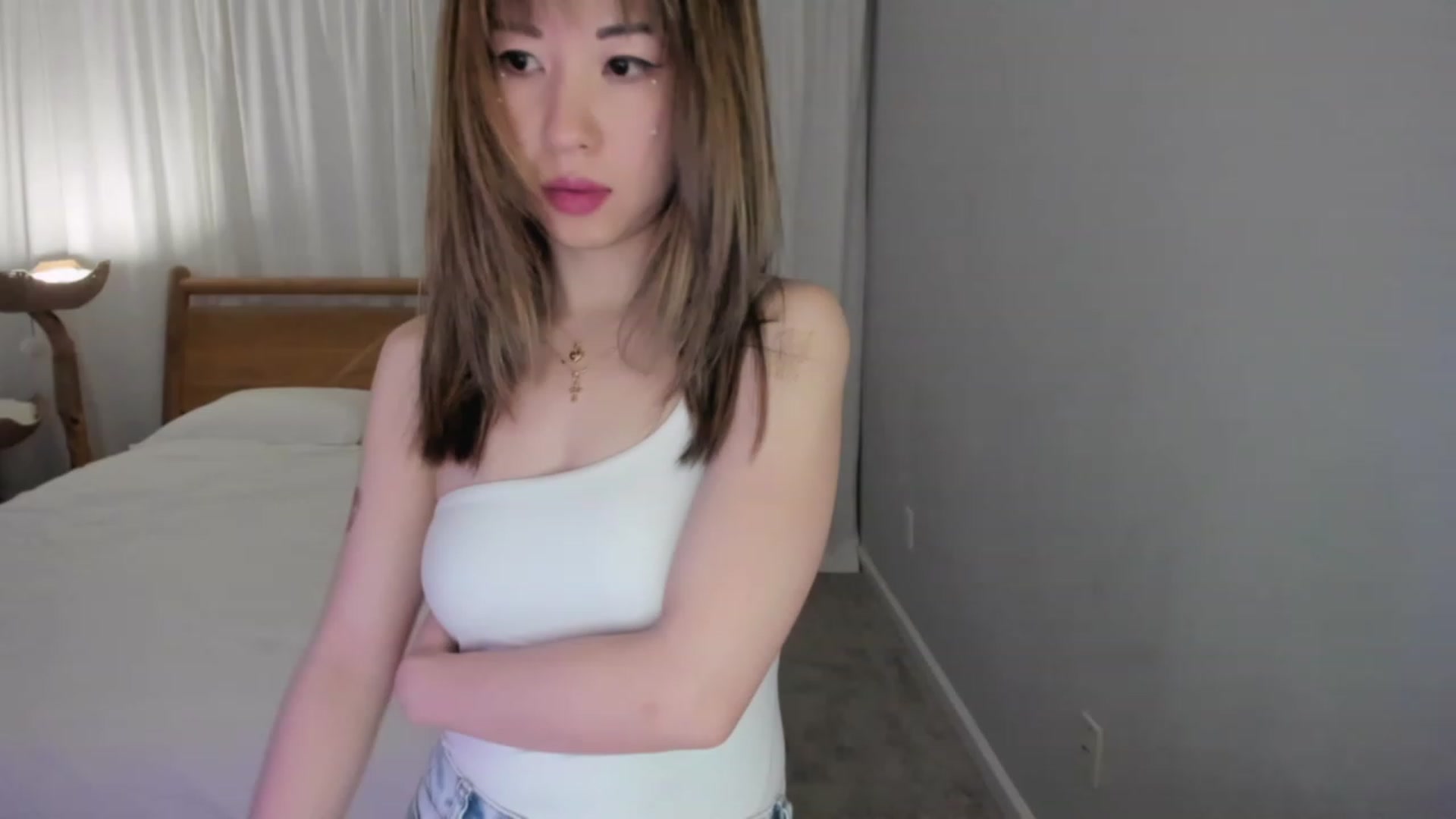 Gallery image thumbnail from lemon_'s myfreecams stream on, 01/07/2024, 04:30 image 10 of 20