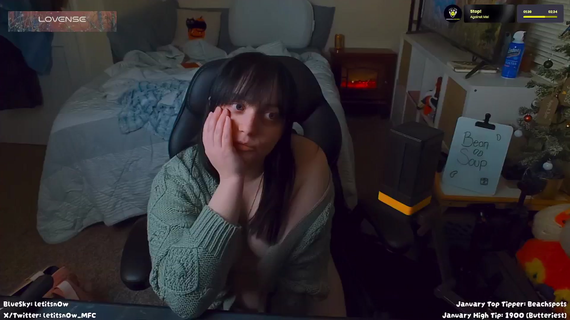 Gallery image thumbnail from letitsn0w's myfreecams stream on, 01/15/2025, 08:34 image 15 of 20
