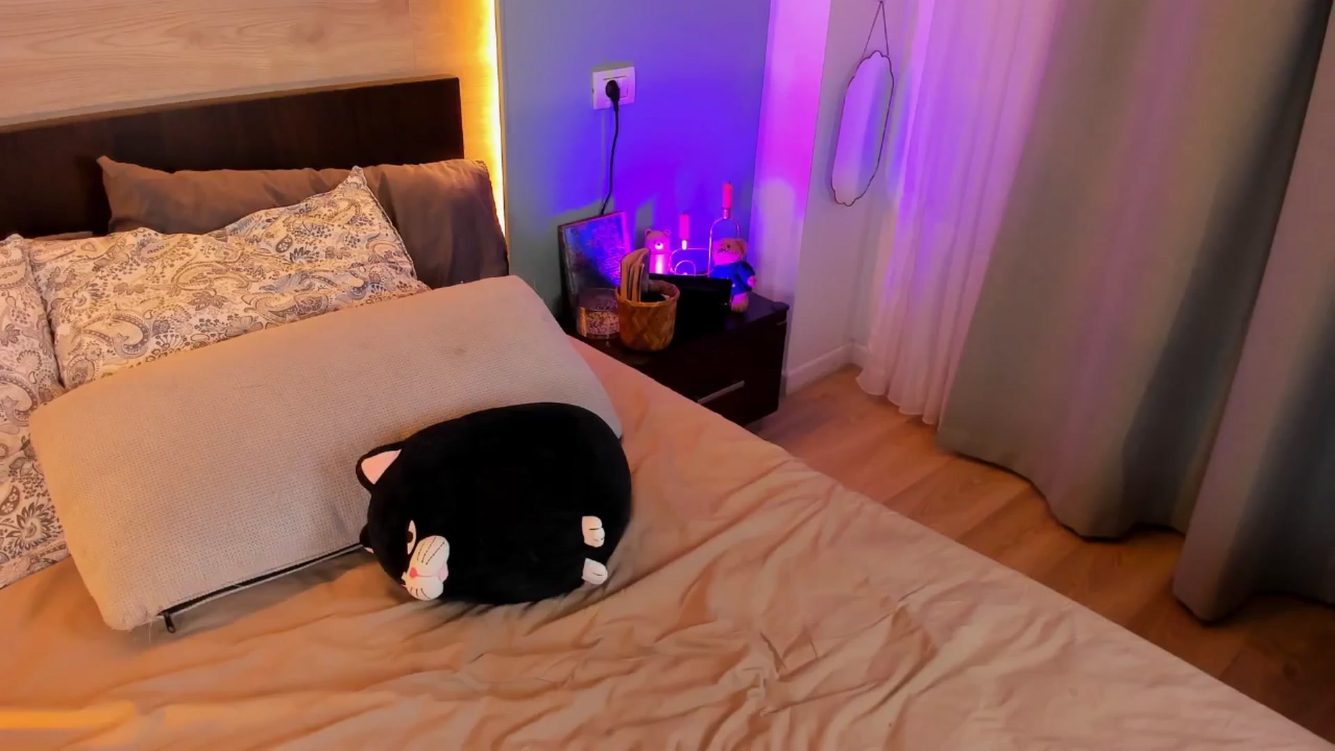 Gallery image thumbnail from lexira1n's myfreecams stream on, 01/17/2026, 20:24 image 3 of 20