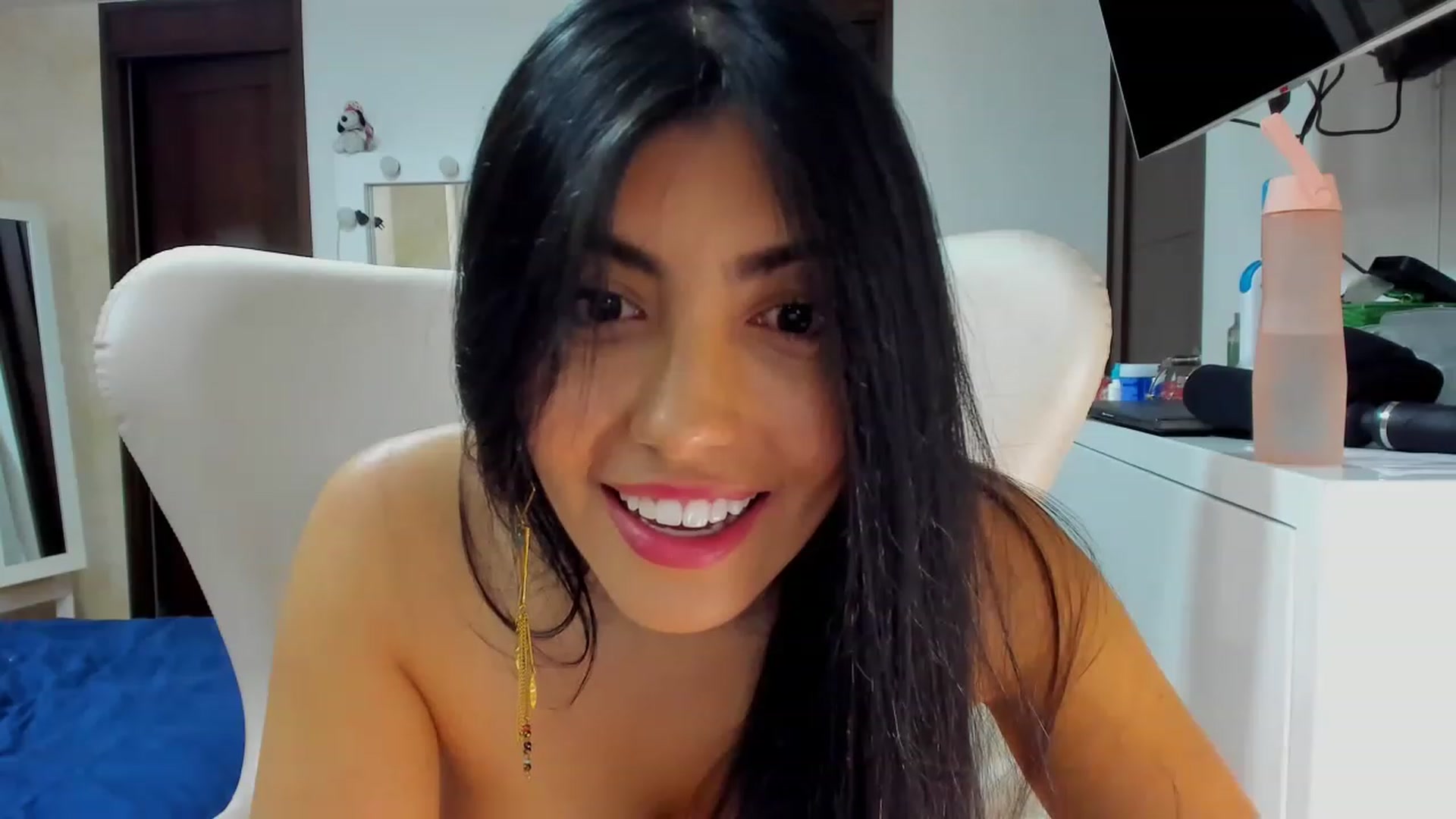 Gallery image thumbnail from leyla_blue's myfreecams stream on, 02/26/2023, 03:02 image 3 of 20