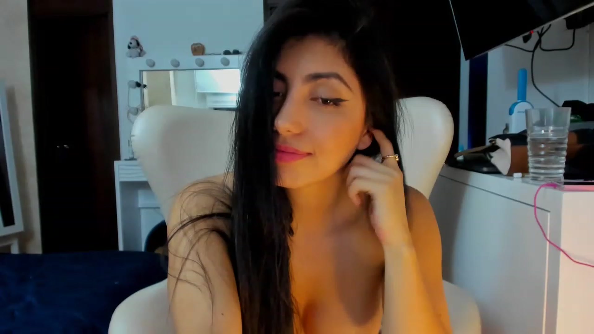Gallery image thumbnail from leyla_blue's myfreecams stream on, 02/28/2023, 02:28 image 16 of 20