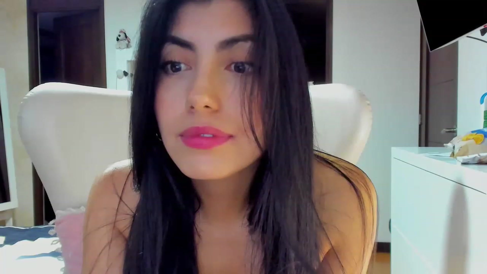 Gallery image thumbnail from leyla_blue's myfreecams stream on, 03/07/2023, 23:33 image 9 of 20