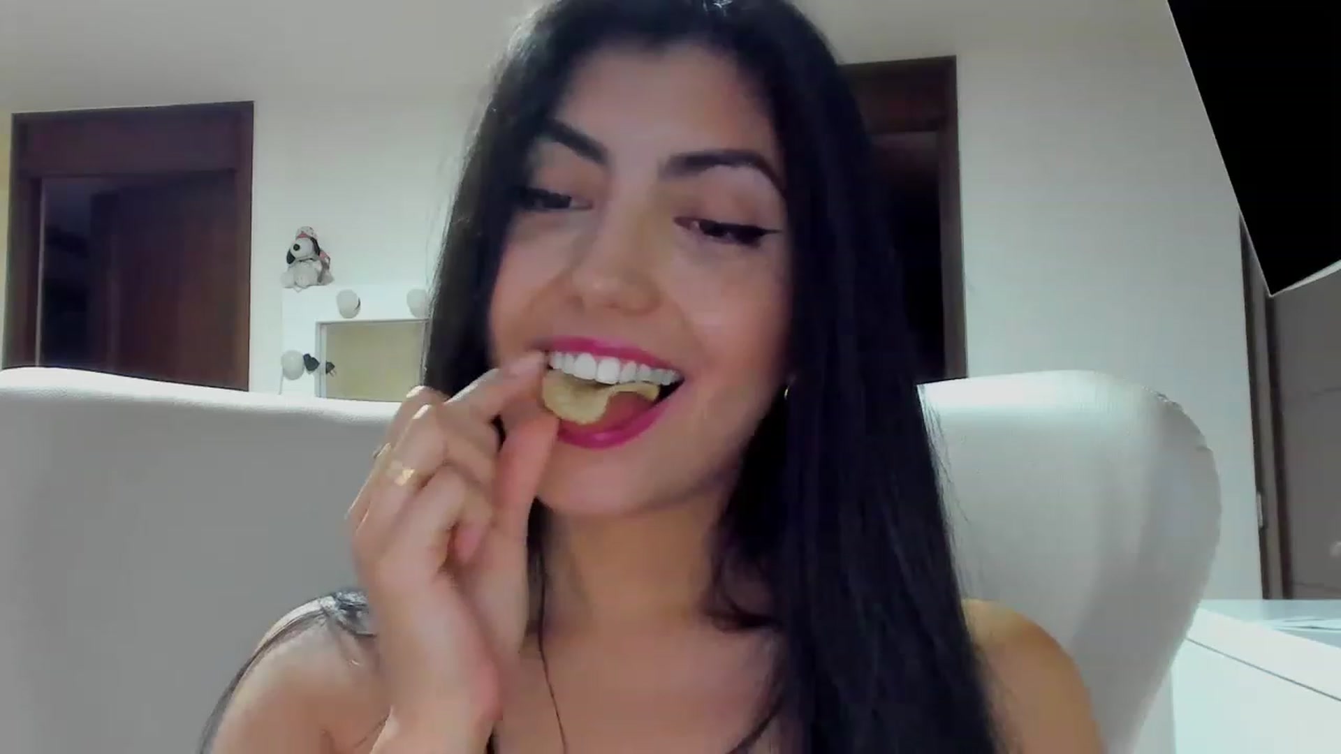 Gallery image thumbnail from leyla_blue's myfreecams stream on, 03/07/2023, 23:33 image 11 of 20