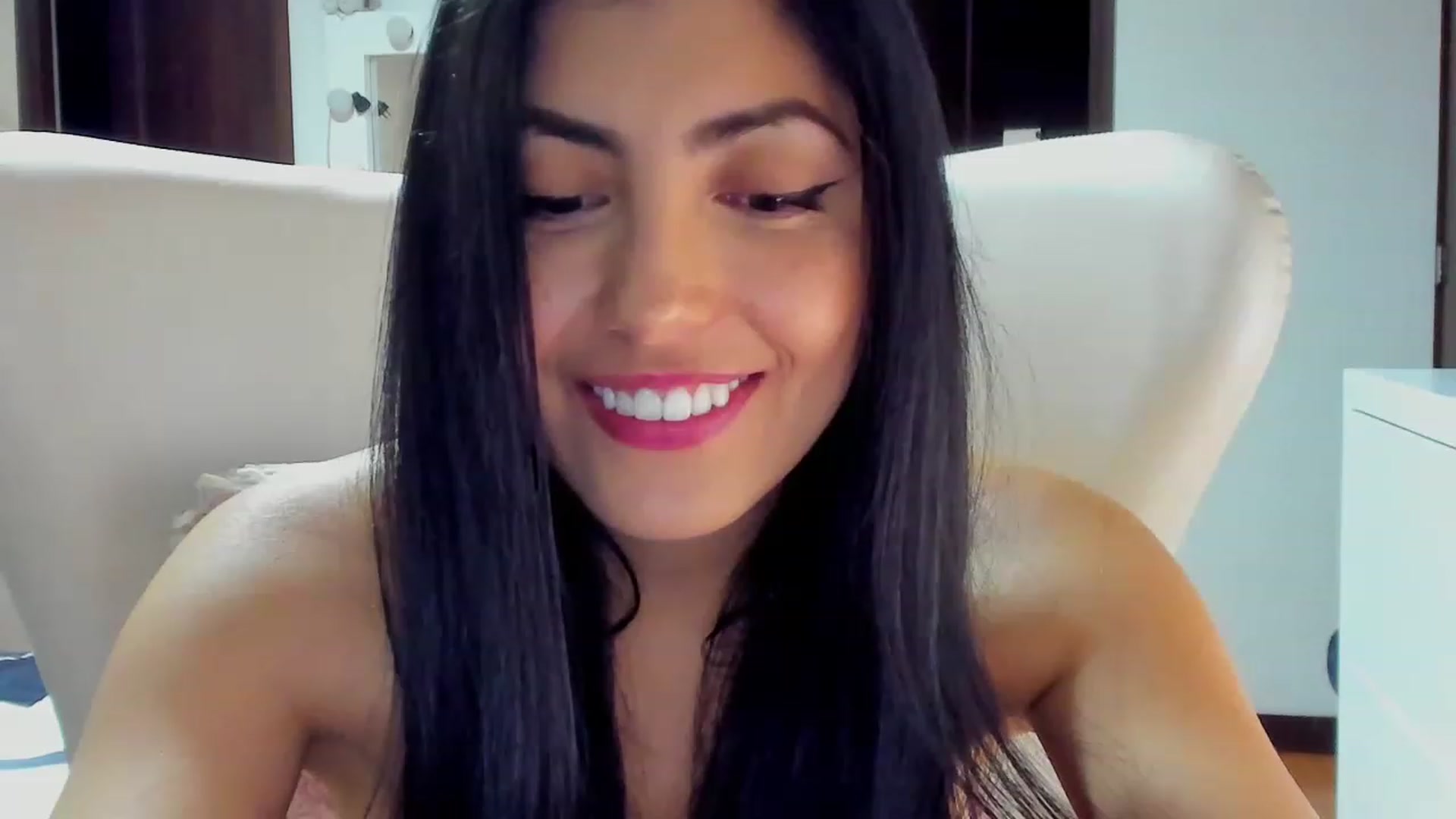 Gallery image thumbnail from leyla_blue's myfreecams stream on, 03/07/2023, 23:33 image 20 of 20
