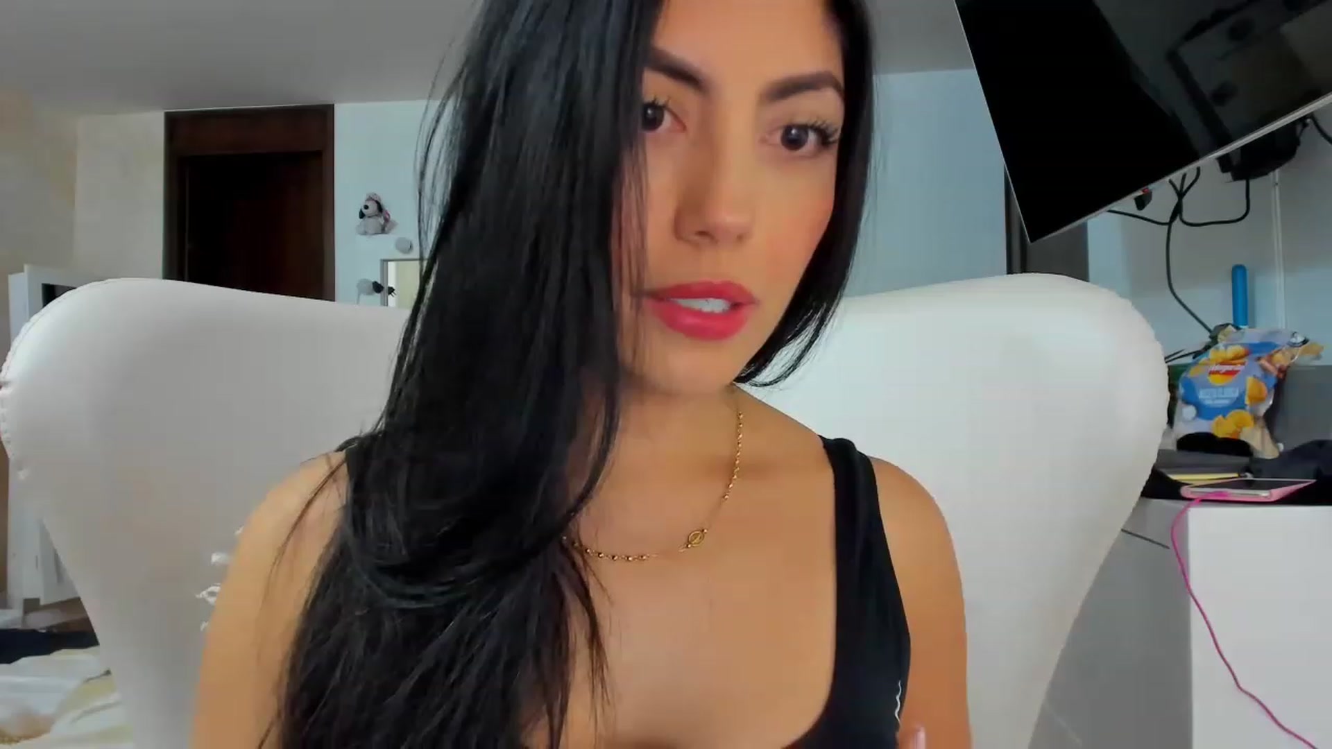 Gallery image thumbnail from leyla_blue's myfreecams stream on, 03/12/2023, 24:01 image 4 of 20