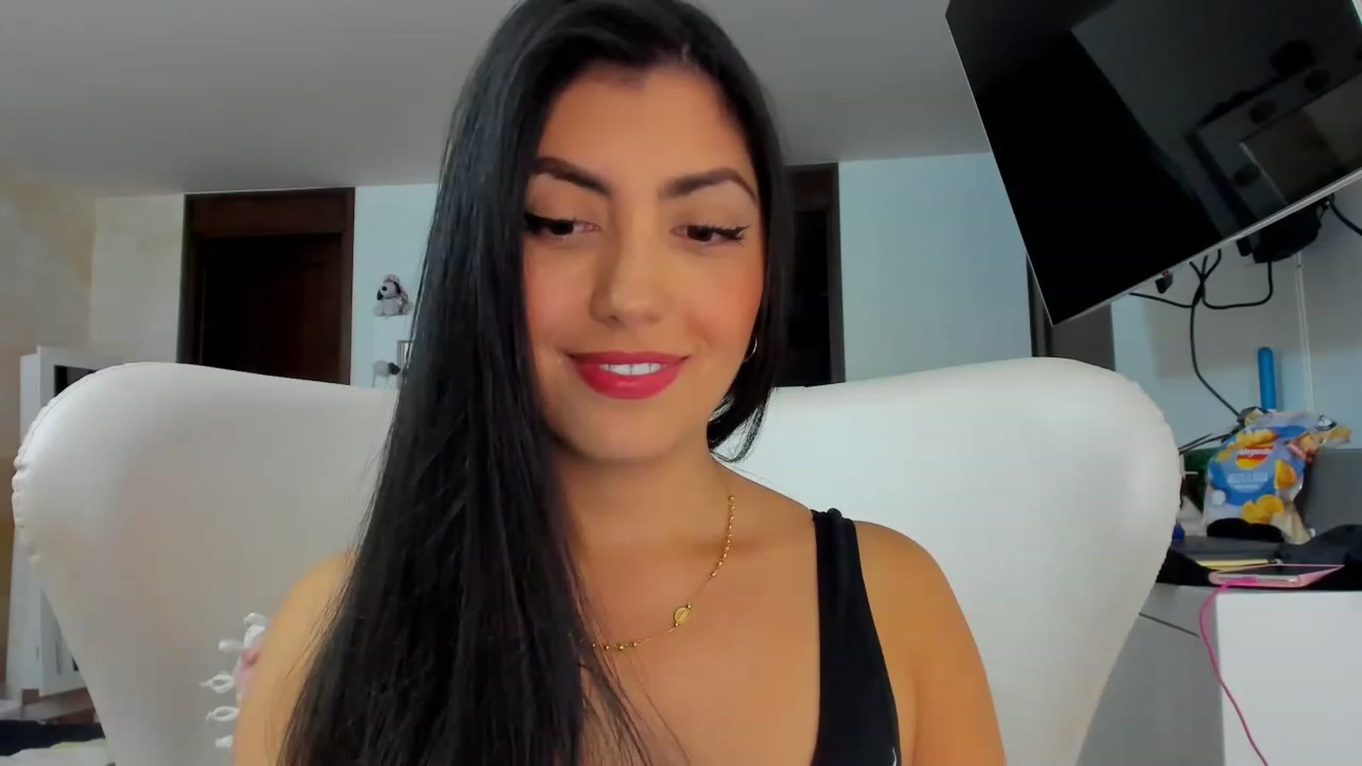 Gallery image thumbnail from leyla_blue's myfreecams stream on, 03/12/2023, 24:01 image 3 of 20