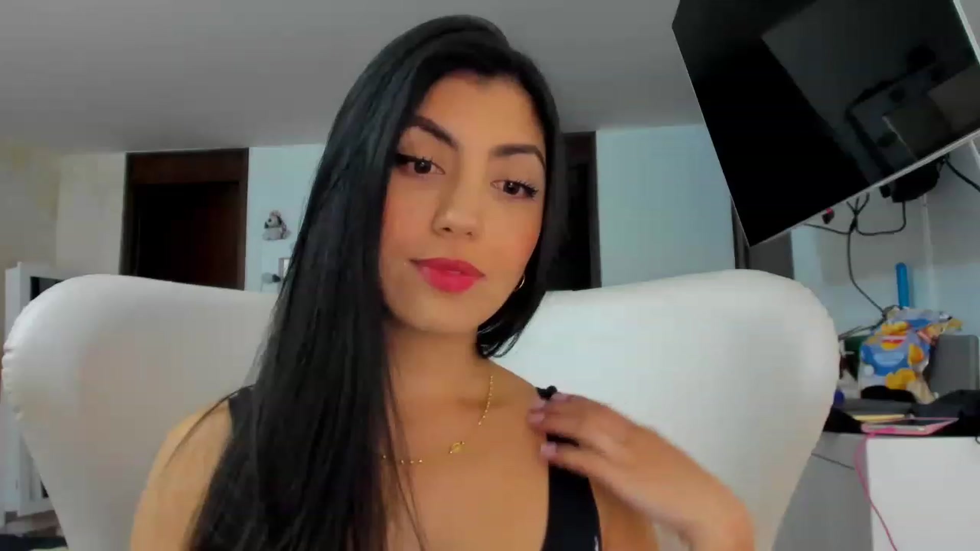 Gallery image thumbnail from leyla_blue's myfreecams stream on, 03/12/2023, 24:01 image 5 of 20