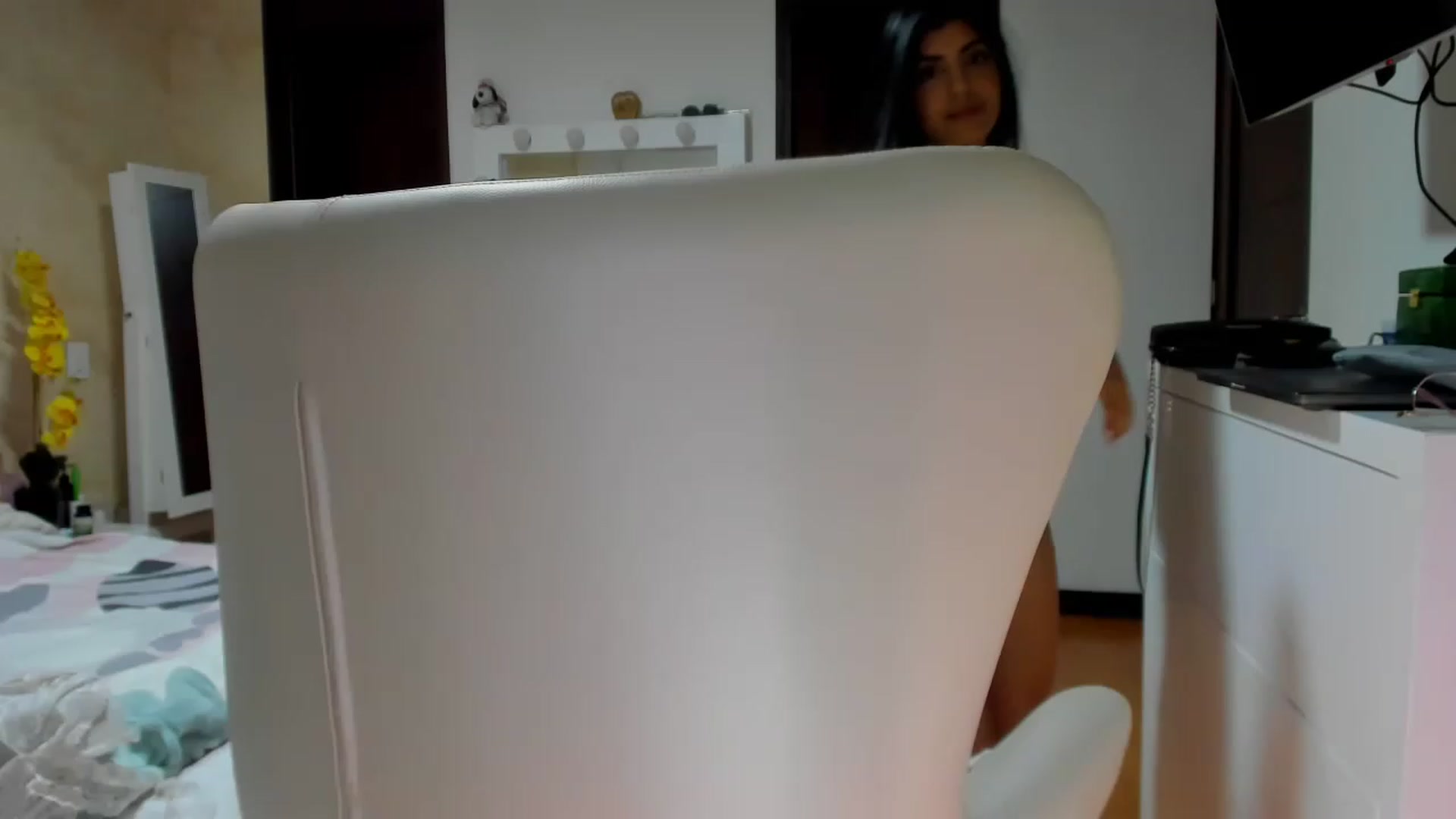 Gallery image thumbnail from leyla_blue's myfreecams stream on, 04/17/2023, 04:16 image 14 of 20