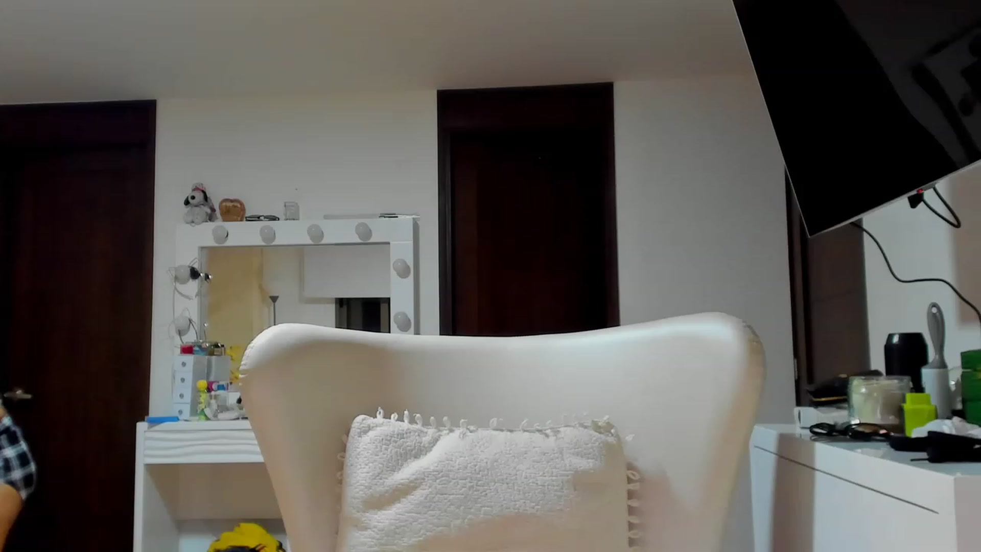 Gallery image thumbnail from leyla_blue's myfreecams stream on, 05/26/2023, 04:05 image 4 of 20