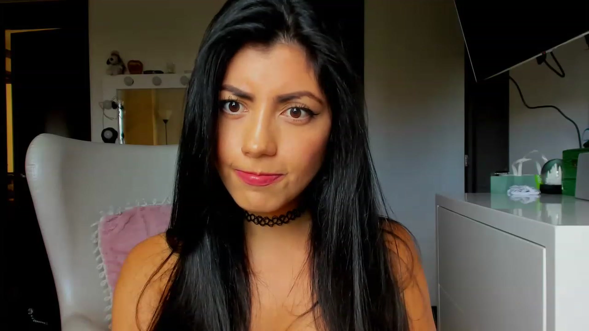 Gallery image thumbnail from leyla_blue's myfreecams stream on, 06/11/2023, 12:50 image 8 of 20