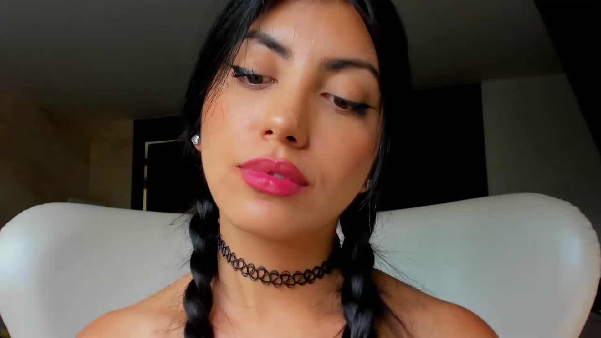 Gallery image thumbnail from leyla_blue's myfreecams stream on, 06/15/2023, 14:06 image 17 of 20