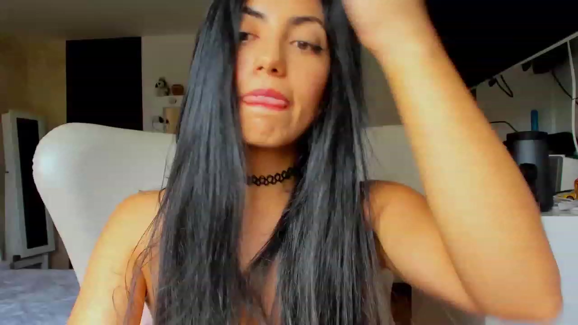 Gallery image thumbnail from leyla_blue's myfreecams stream on, 06/17/2023, 18:37 image 3 of 20