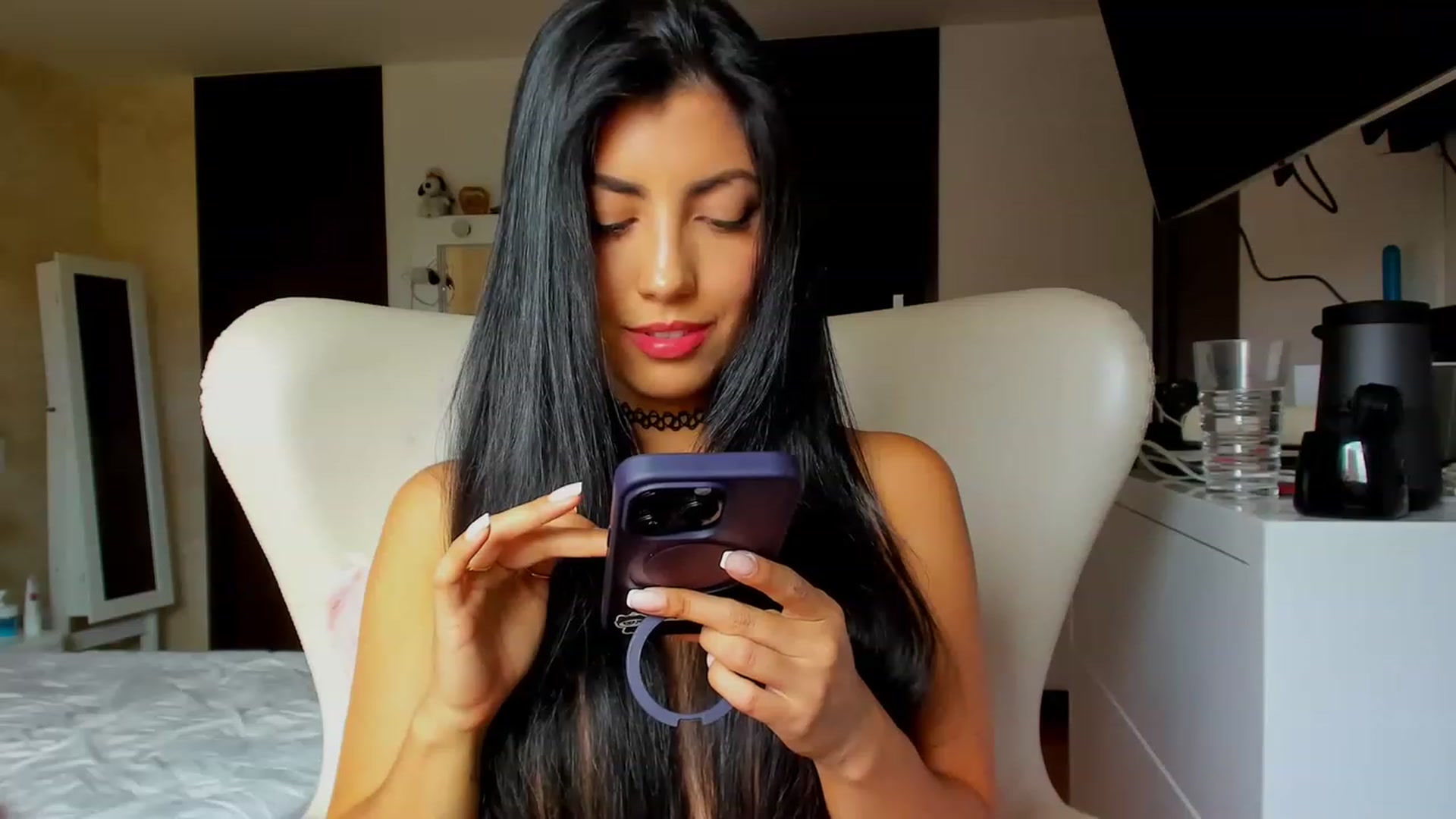 Gallery image thumbnail from leyla_blue's myfreecams stream on, 06/17/2023, 18:37 image 8 of 20