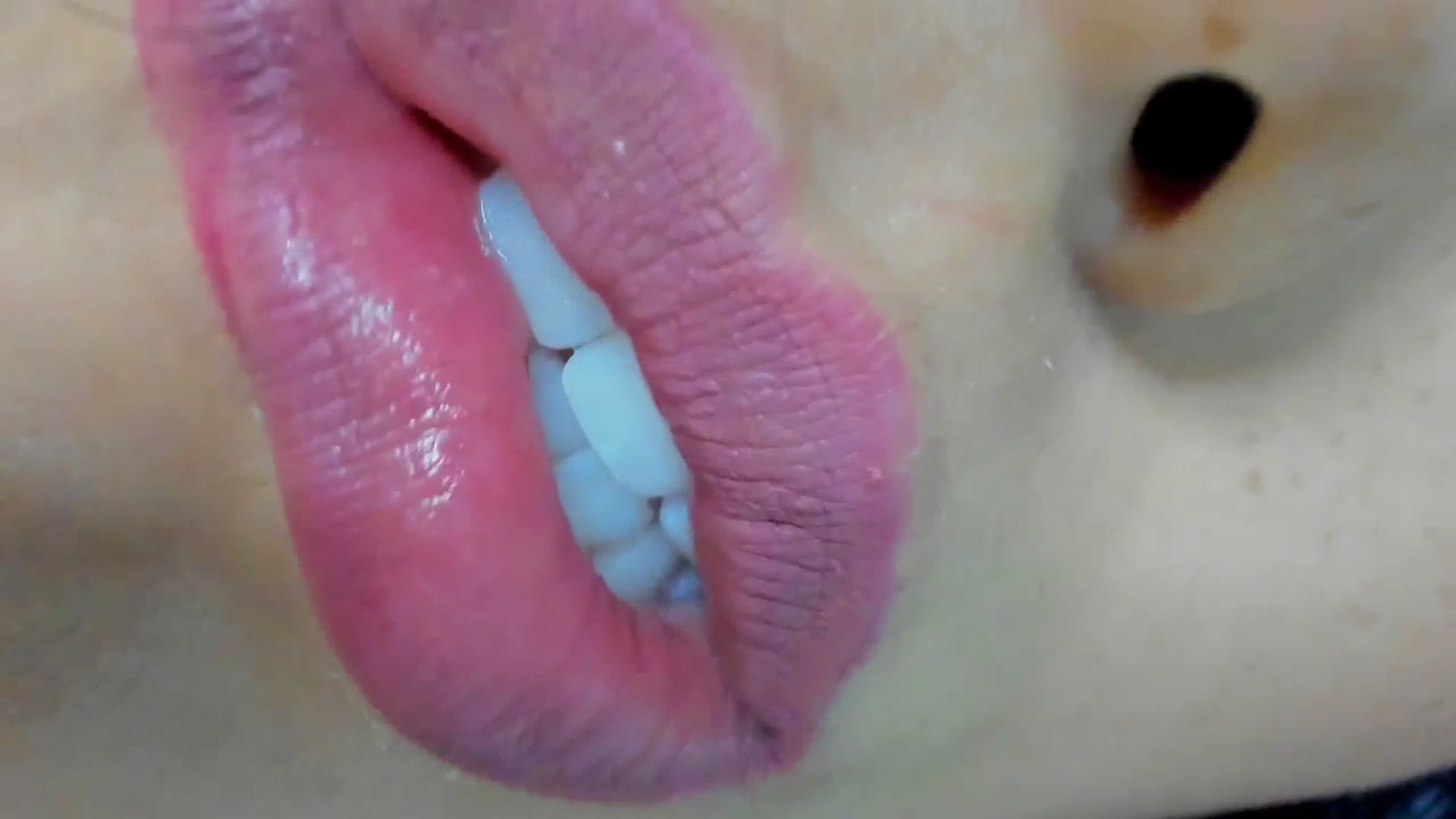 Gallery image thumbnail from leyla_blue's myfreecams stream on, 07/08/2023, 02:34 image 12 of 20