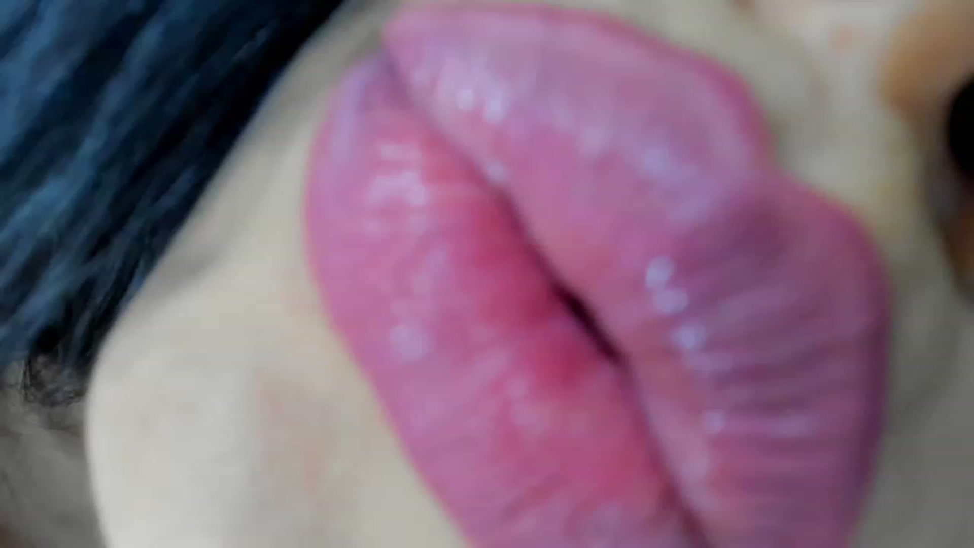 Gallery image thumbnail from leyla_blue's myfreecams stream on, 07/09/2023, 03:21 image 6 of 20