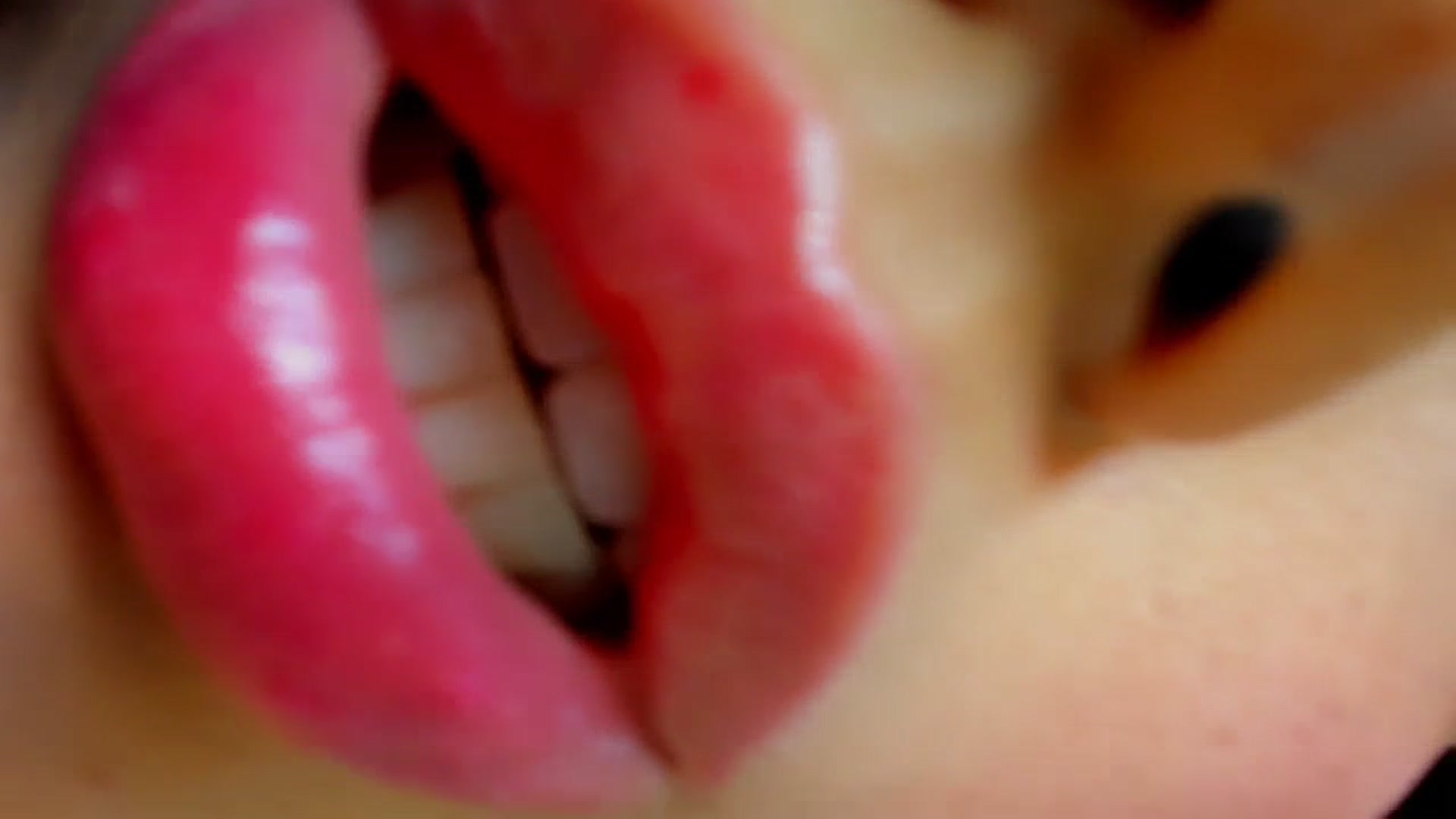 Gallery image thumbnail from leyla_blue's myfreecams stream on, 07/09/2023, 20:28 image 19 of 20