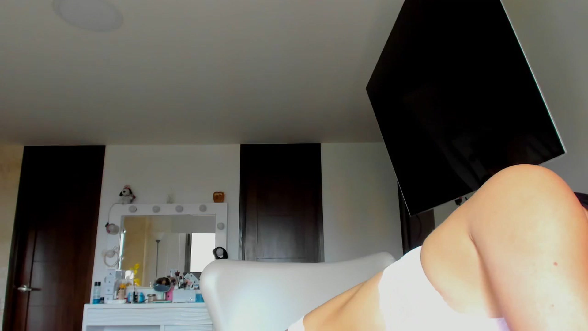 Gallery image thumbnail from leyla_blue's myfreecams stream on, 10/19/2023, 20:28 image 2 of 20