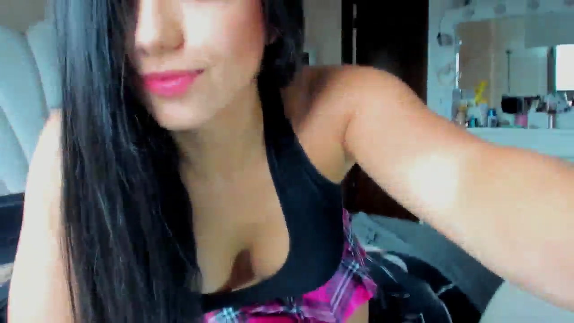 Gallery image thumbnail from leyla_blue's myfreecams stream on, 10/21/2023, 18:42 image 7 of 20