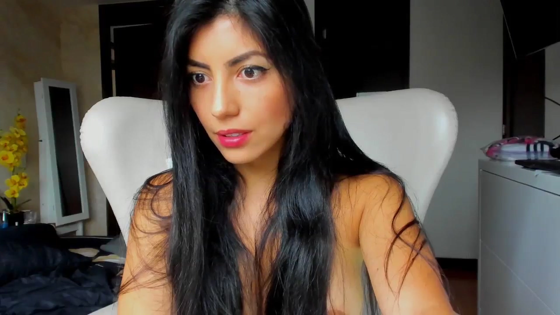 Gallery image thumbnail from leyla_blue's myfreecams stream on, 10/21/2023, 19:37 image 4 of 20