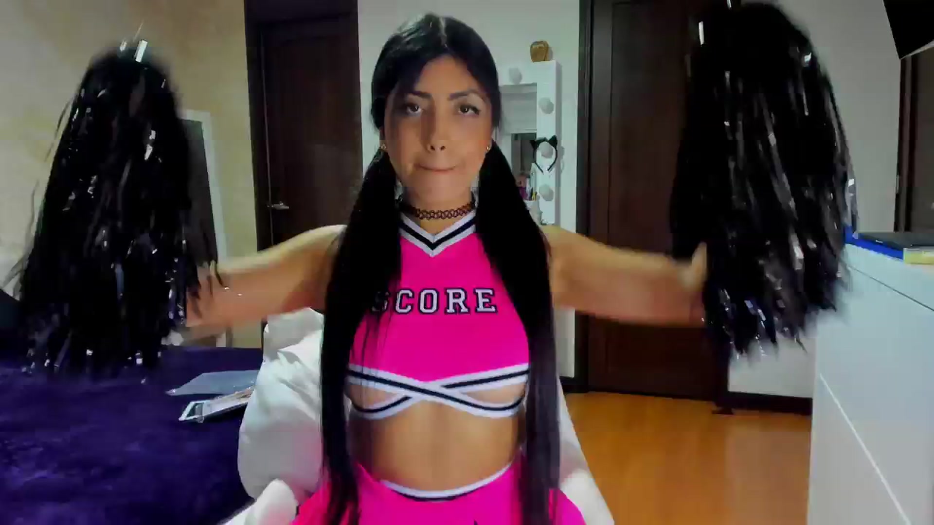 Gallery image thumbnail from leyla_blue's myfreecams stream on, 11/01/2023, 03:34 image 9 of 20