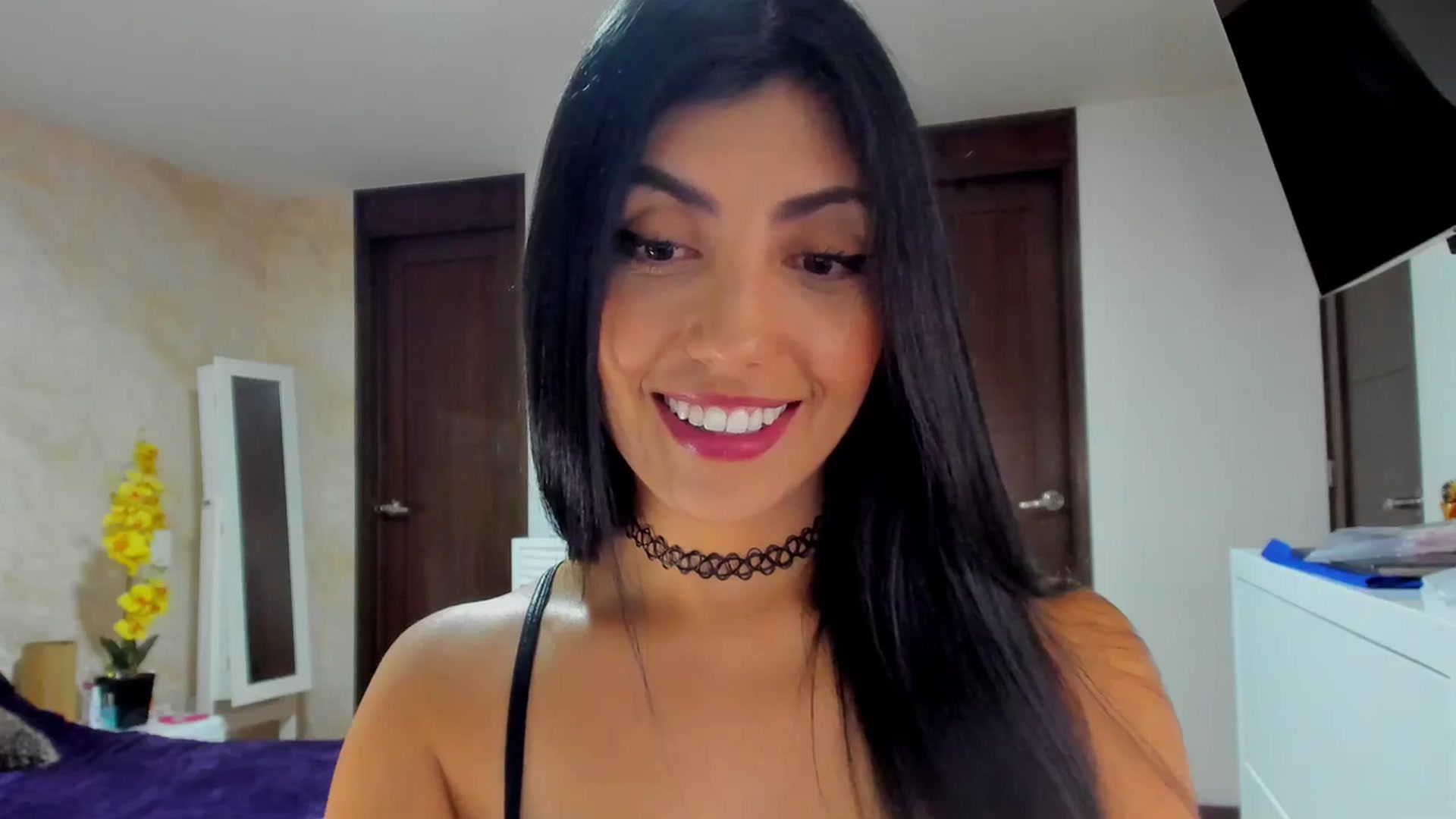 Gallery image thumbnail from leyla_blue's myfreecams stream on, 11/03/2023, 24:01 image 6 of 20