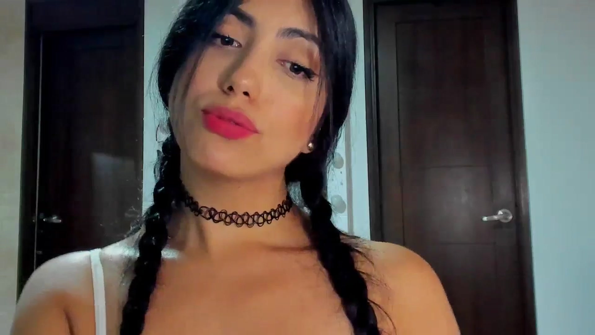 Gallery image thumbnail from leyla_blue's myfreecams stream on, 11/05/2023, 03:07 image 11 of 20