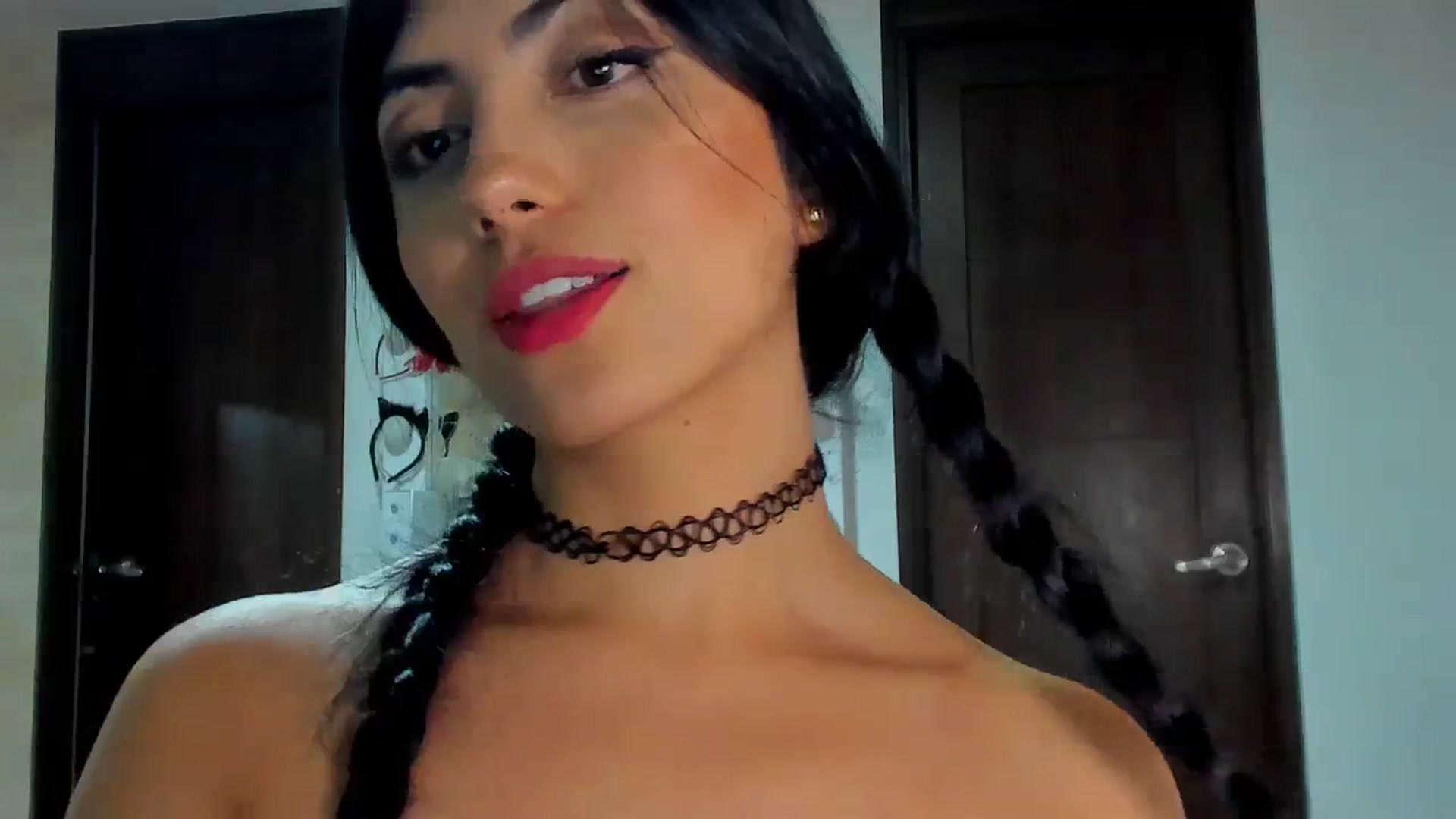 Gallery image thumbnail from leyla_blue's myfreecams stream on, 11/05/2023, 03:07 image 14 of 20
