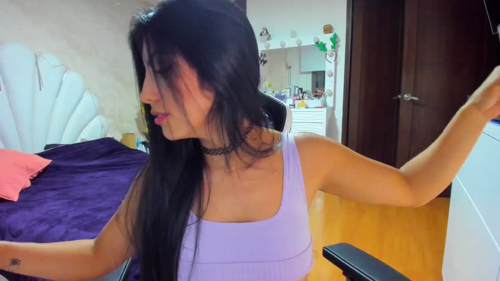 Gallery image thumbnail from leyla_blue's myfreecams stream on, 12/14/2023, 02:58 image 7 of 20