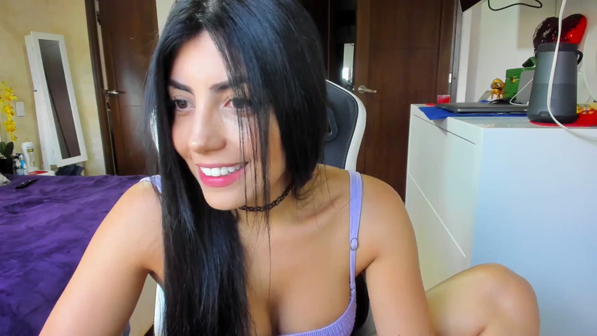 Gallery image thumbnail from leyla_blue's myfreecams stream on, 12/27/2023, 17:10 image 8 of 20