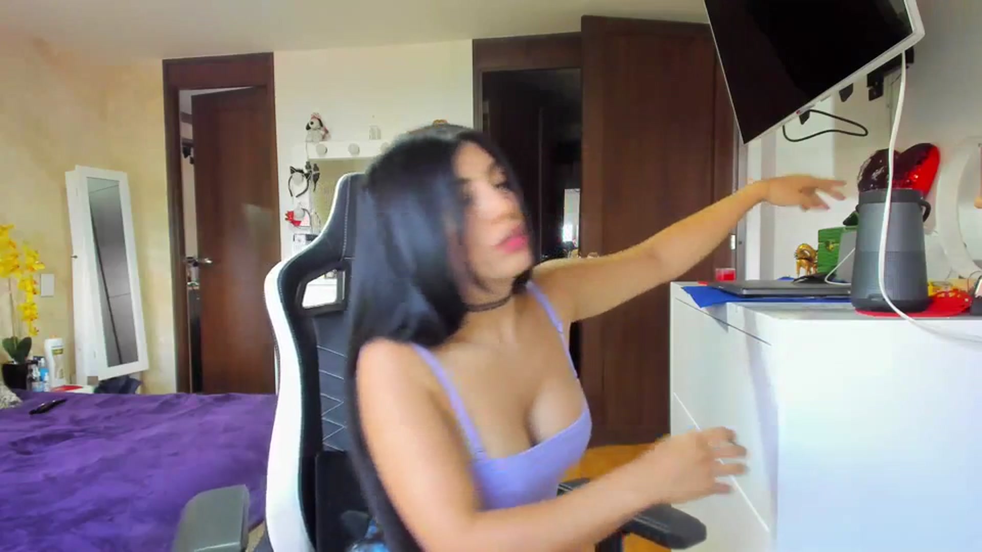 Gallery image thumbnail from leyla_blue's myfreecams stream on, 12/27/2023, 17:10 image 2 of 20