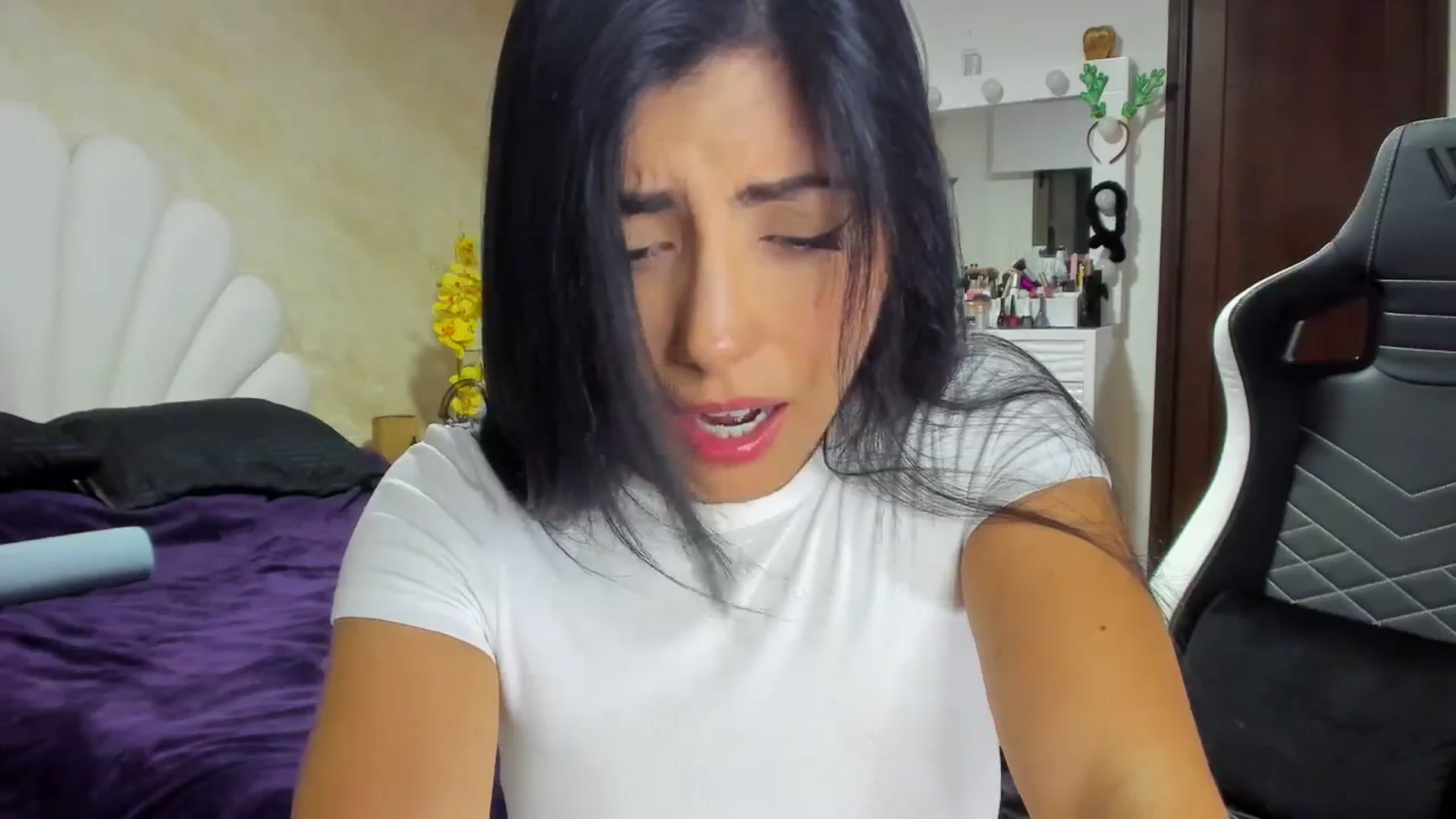 Gallery image thumbnail from leyla_blue's myfreecams stream on, 01/16/2024, 03:14 image 11 of 20